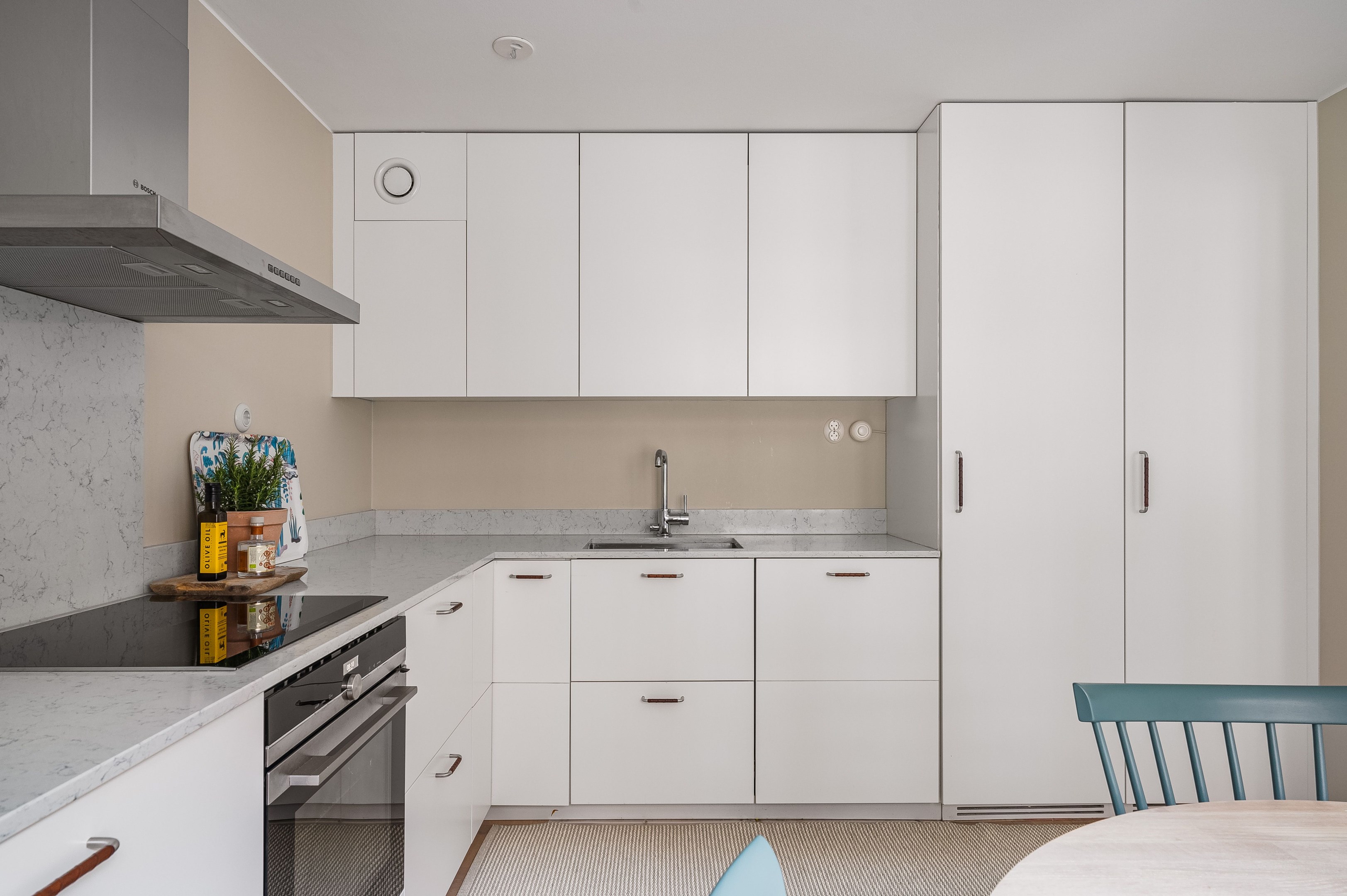 Bostadsbild från Karlavägen 8, Såld i Östermalm, Stockholm