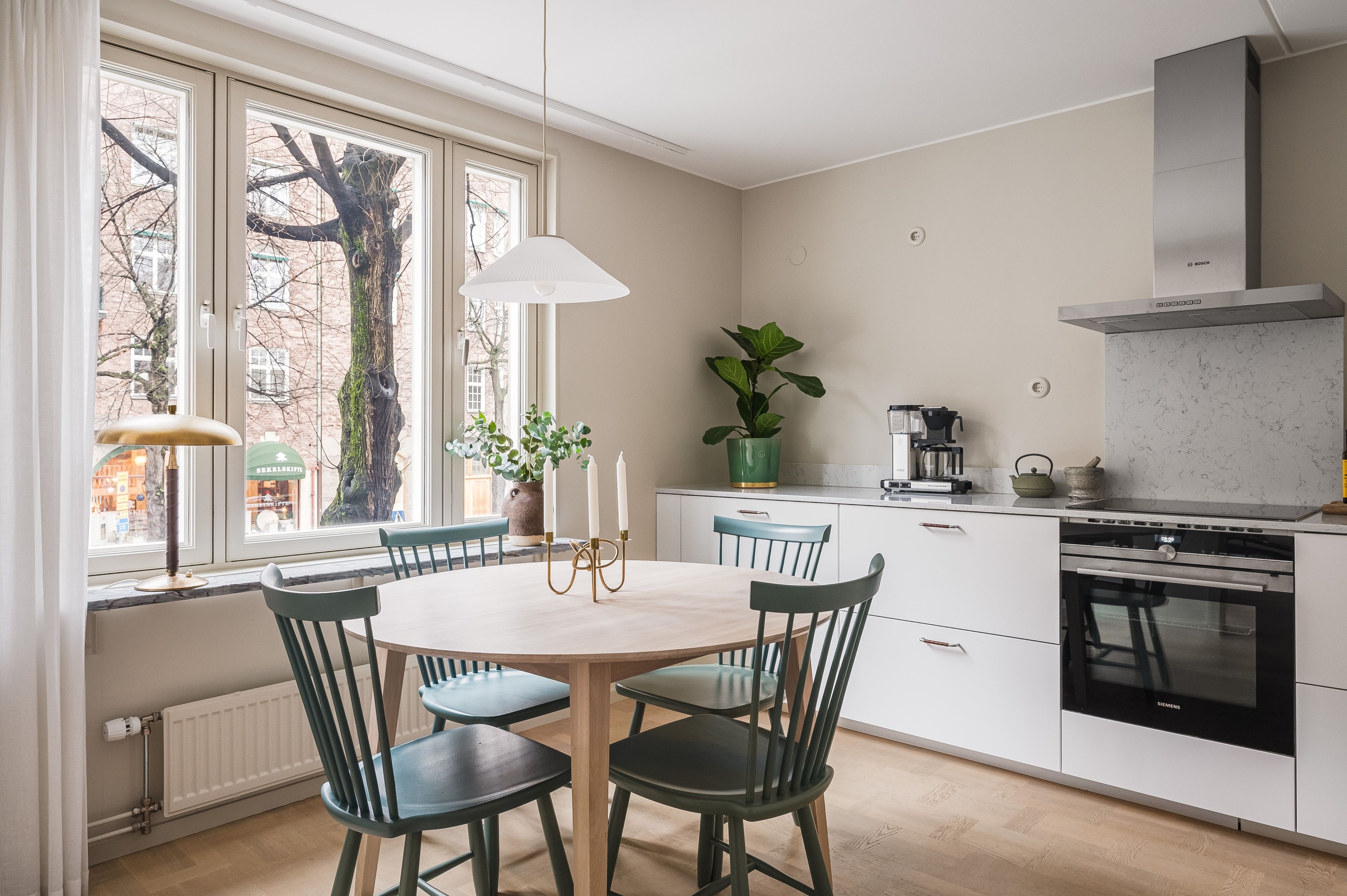 Bostadsbild från Karlavägen 8, Såld i Östermalm, Stockholm