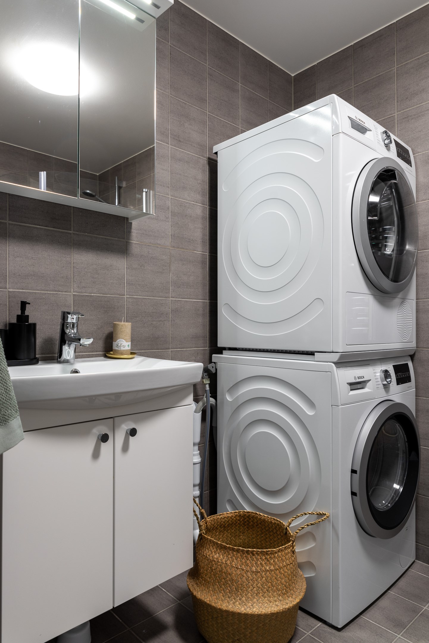 Bostadsbild från Jordgubbsvägen 20D, Såld i Södra Källtorp, Västerås