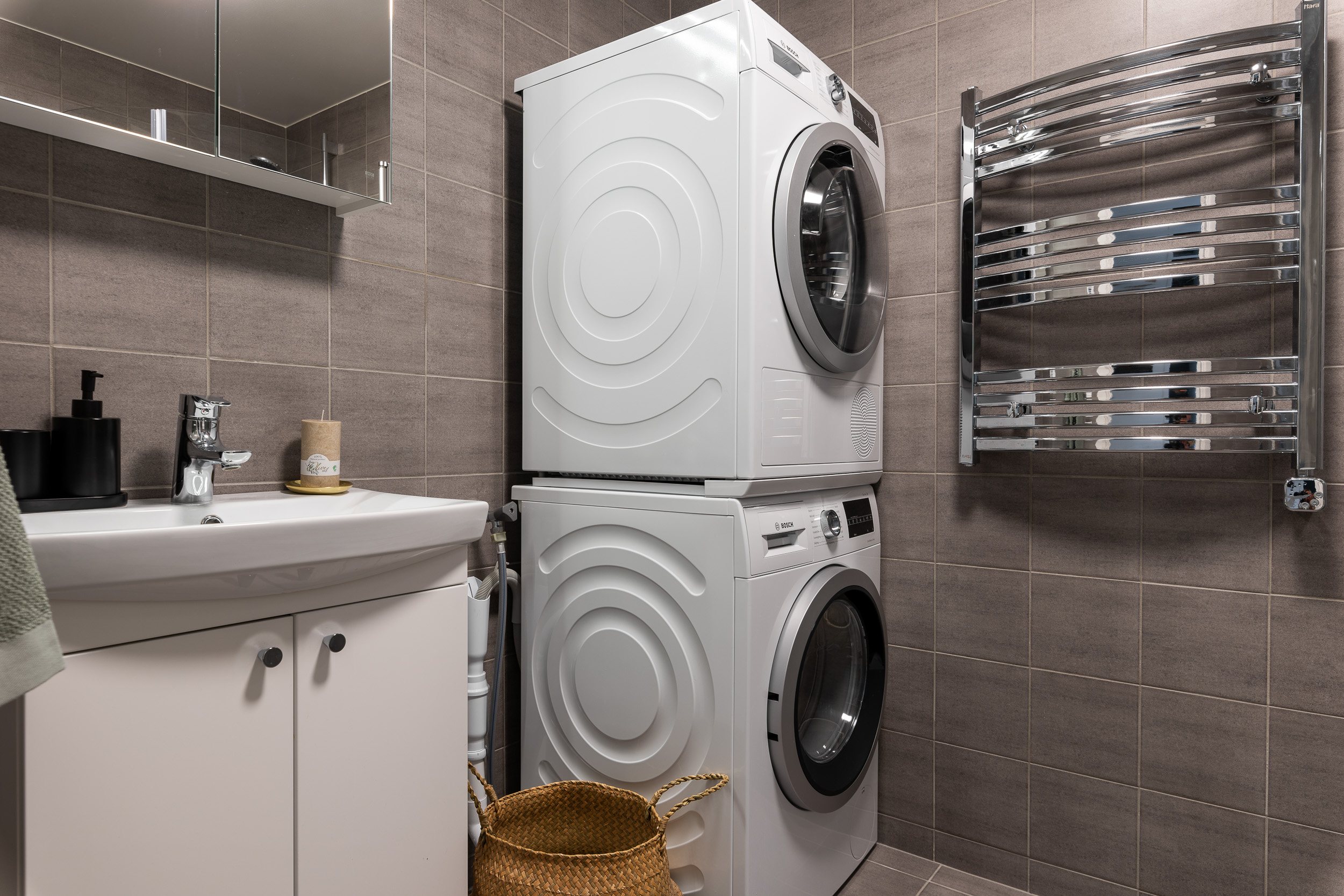 Bostadsbild från Jordgubbsvägen 20D, Såld i Södra Källtorp, Västerås