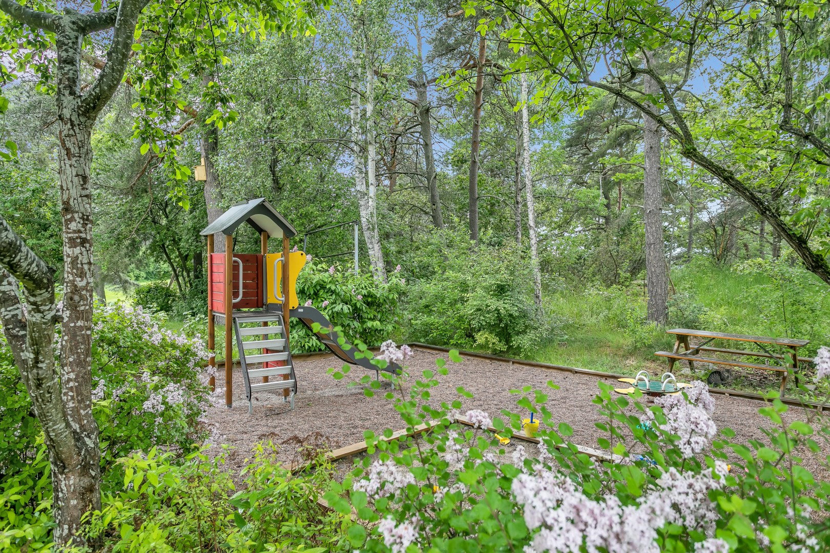 Bostadsbild från Fältspatsvägen 2, Såld i Eriksberg, Uppsala