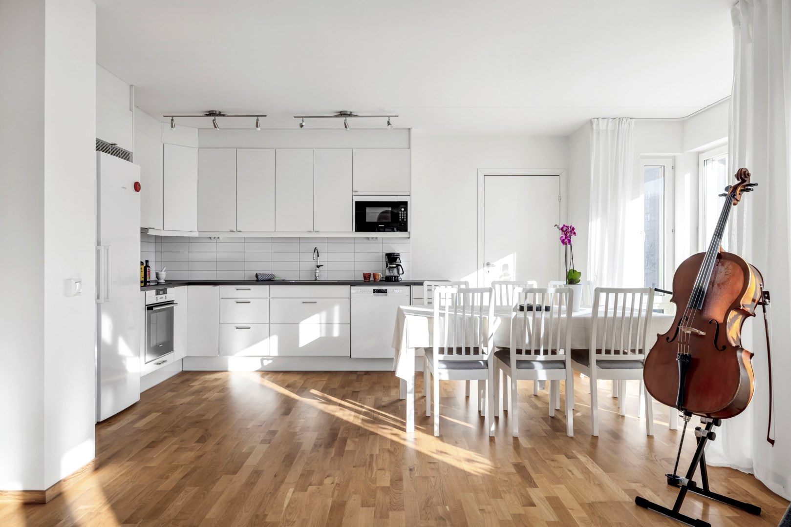 Bostadsbild från Råbyvägen 70, Såld i Kapellgärdet, Uppsala