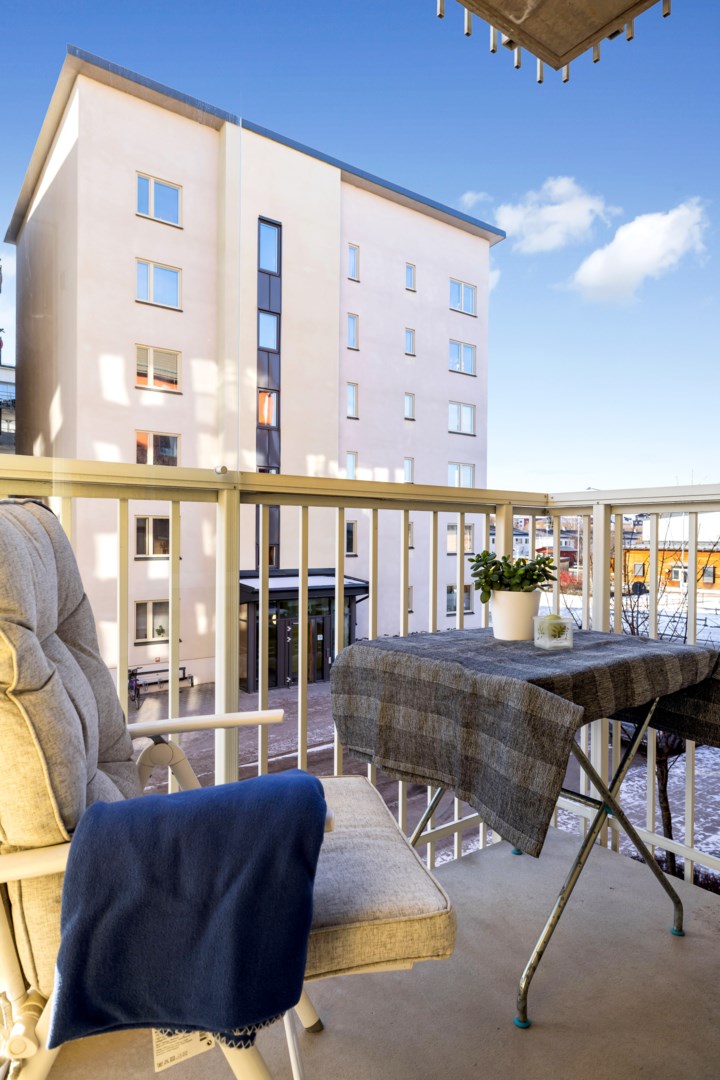 Bostadsbild från Råbyvägen 70, Såld i Kapellgärdet, Uppsala