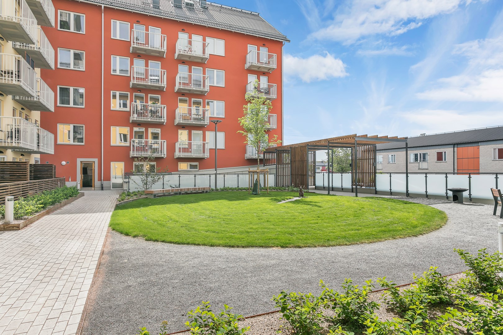 Bostadsbild från Råbyvägen 70, Såld i Kapellgärdet, Uppsala