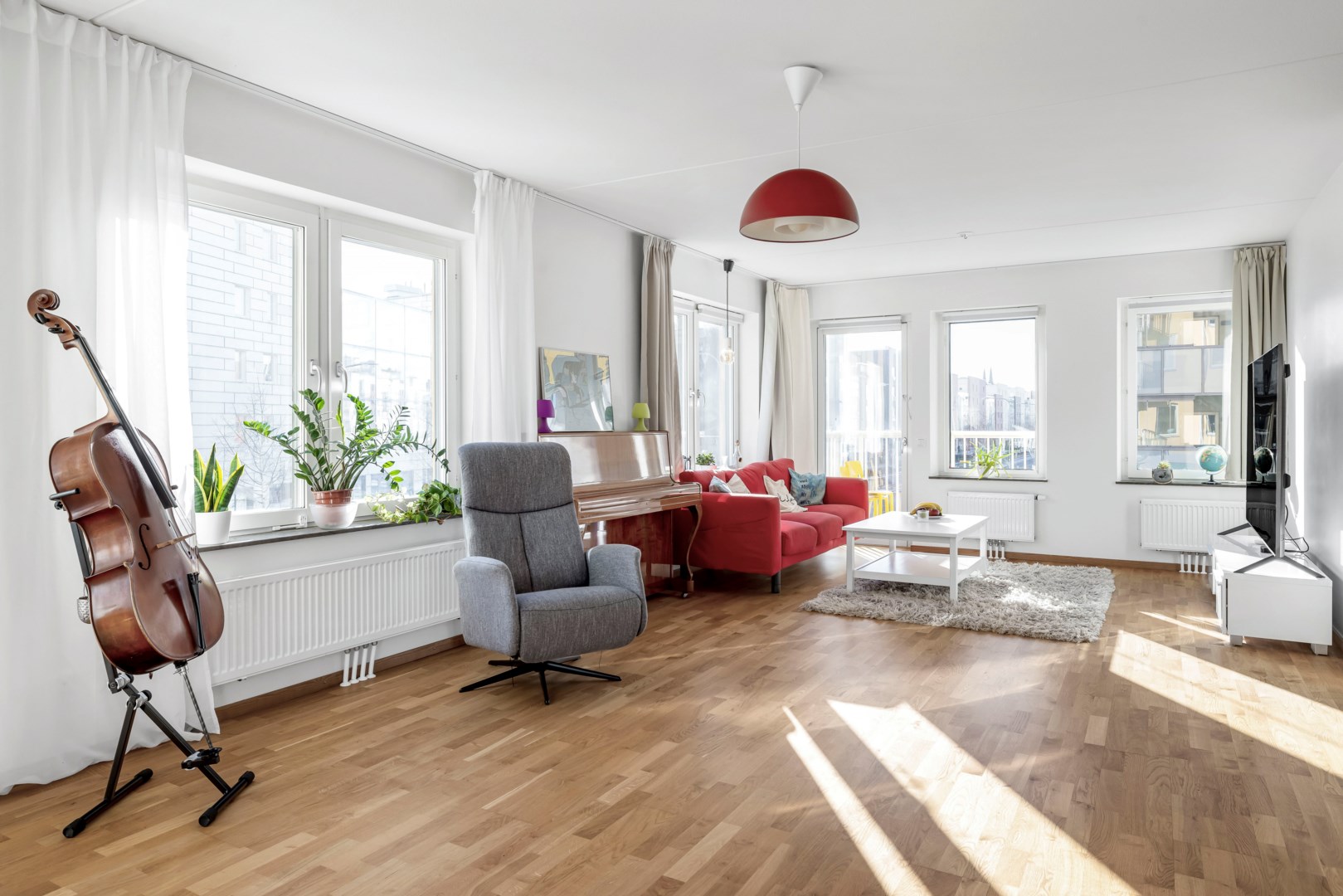 Bostadsbild från Råbyvägen 70, Såld i Kapellgärdet, Uppsala