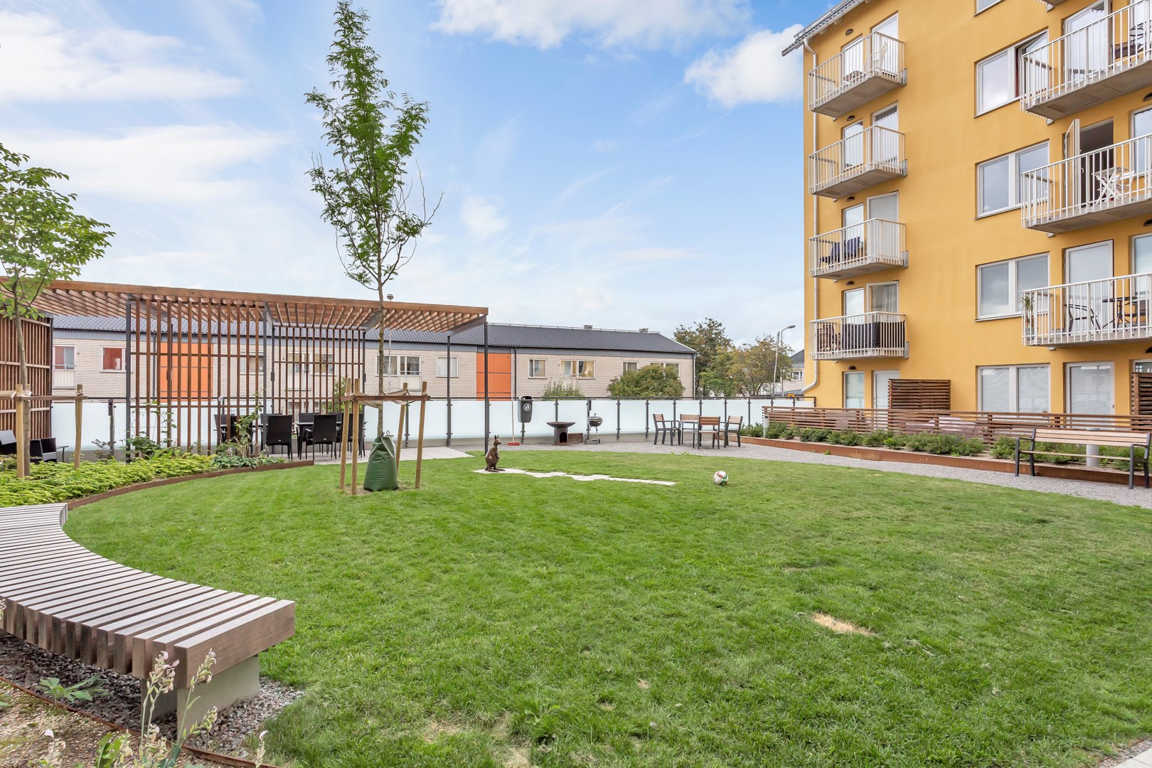 Bostadsbild från Råbyvägen 70, Såld i Kapellgärdet, Uppsala