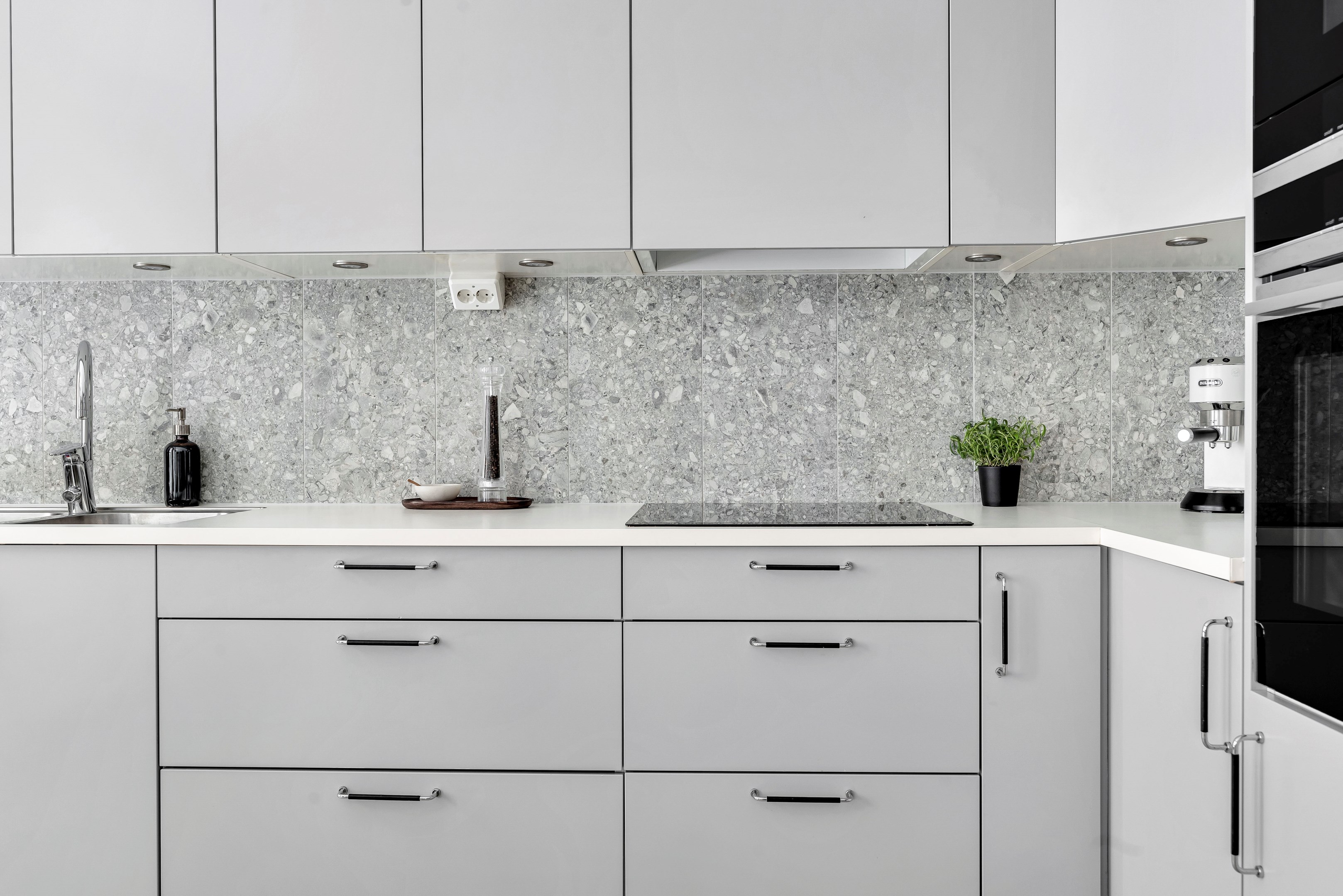 Bostadsbild från Svärdsliljegatan 4, Såld i Salabacke, Uppsala