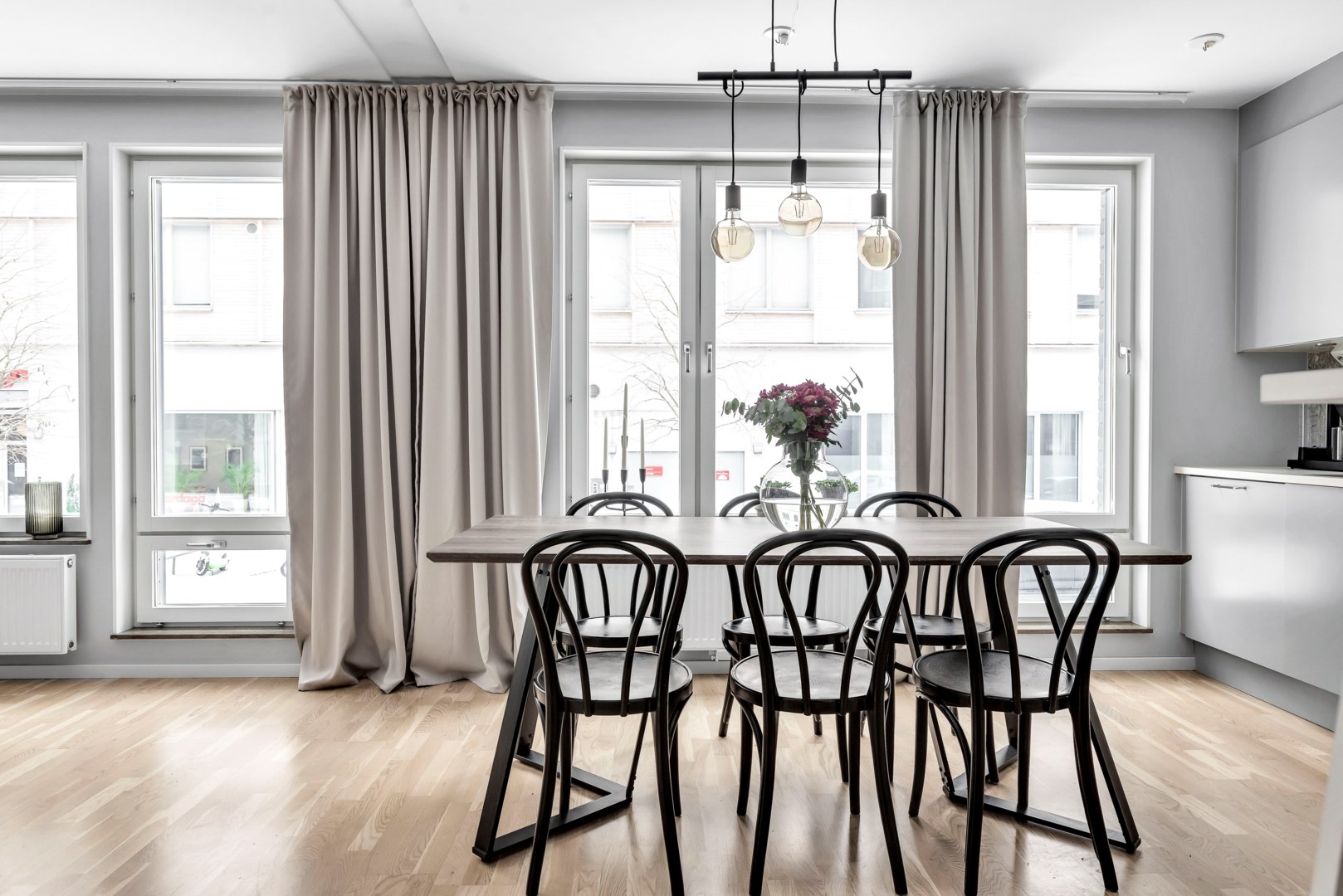 Bostadsbild från Svärdsliljegatan 4, Såld i Salabacke, Uppsala