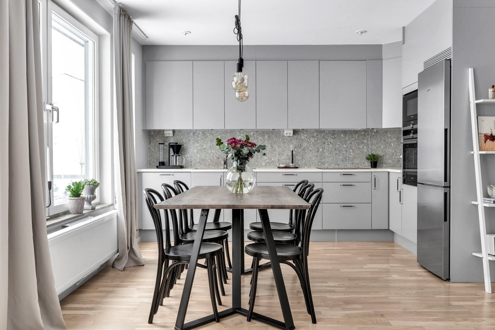 Bostadsbild från Svärdsliljegatan 4, Såld i Salabacke, Uppsala