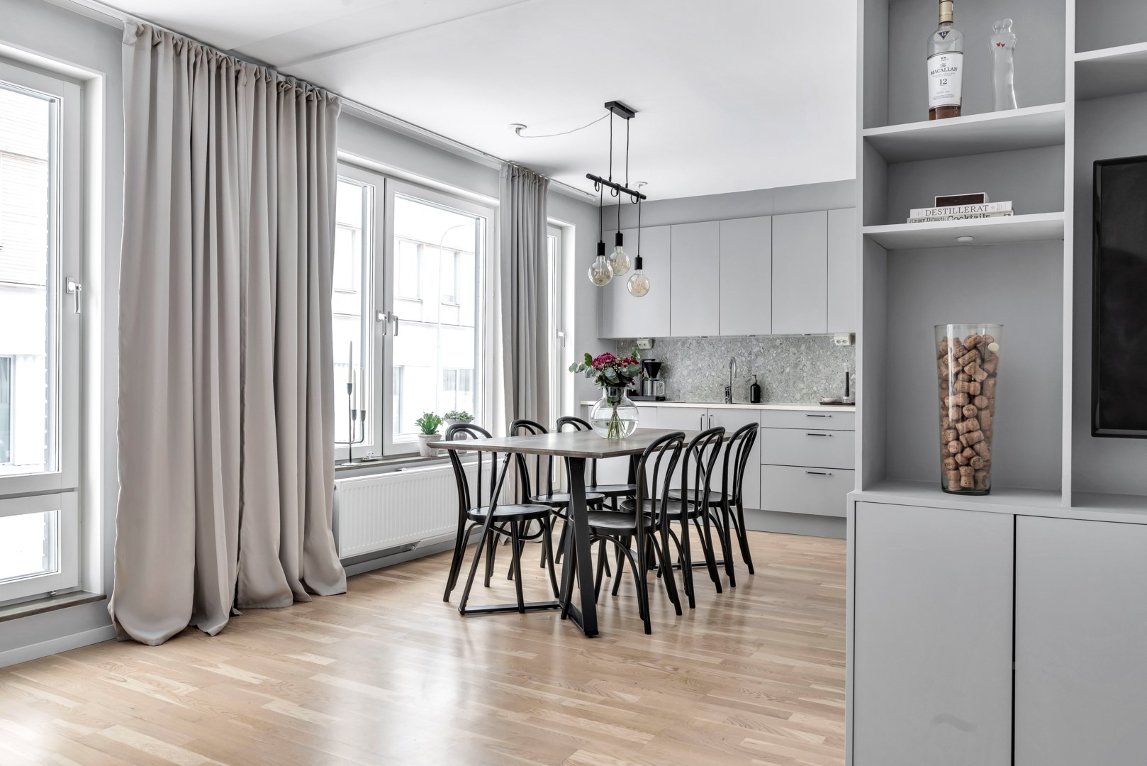 Bostadsbild från Svärdsliljegatan 4, Såld i Salabacke, Uppsala