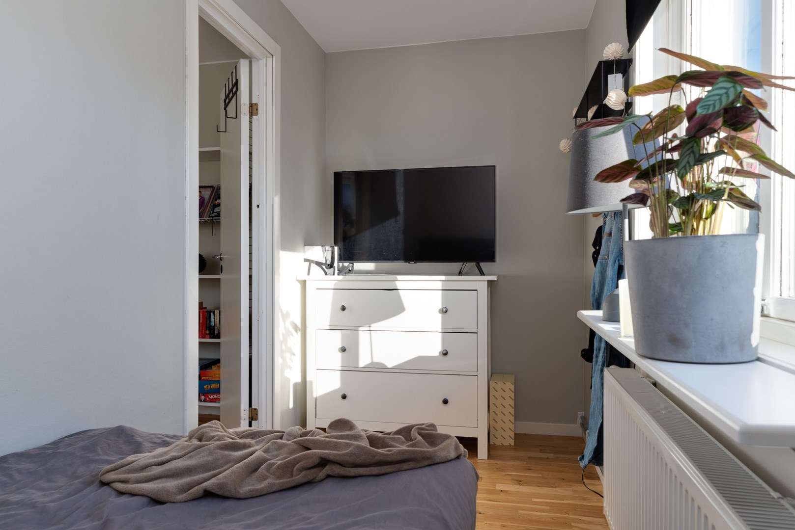 Bostadsbild från Apalbyvägen 6, Såld i Blåsbo, Västerås