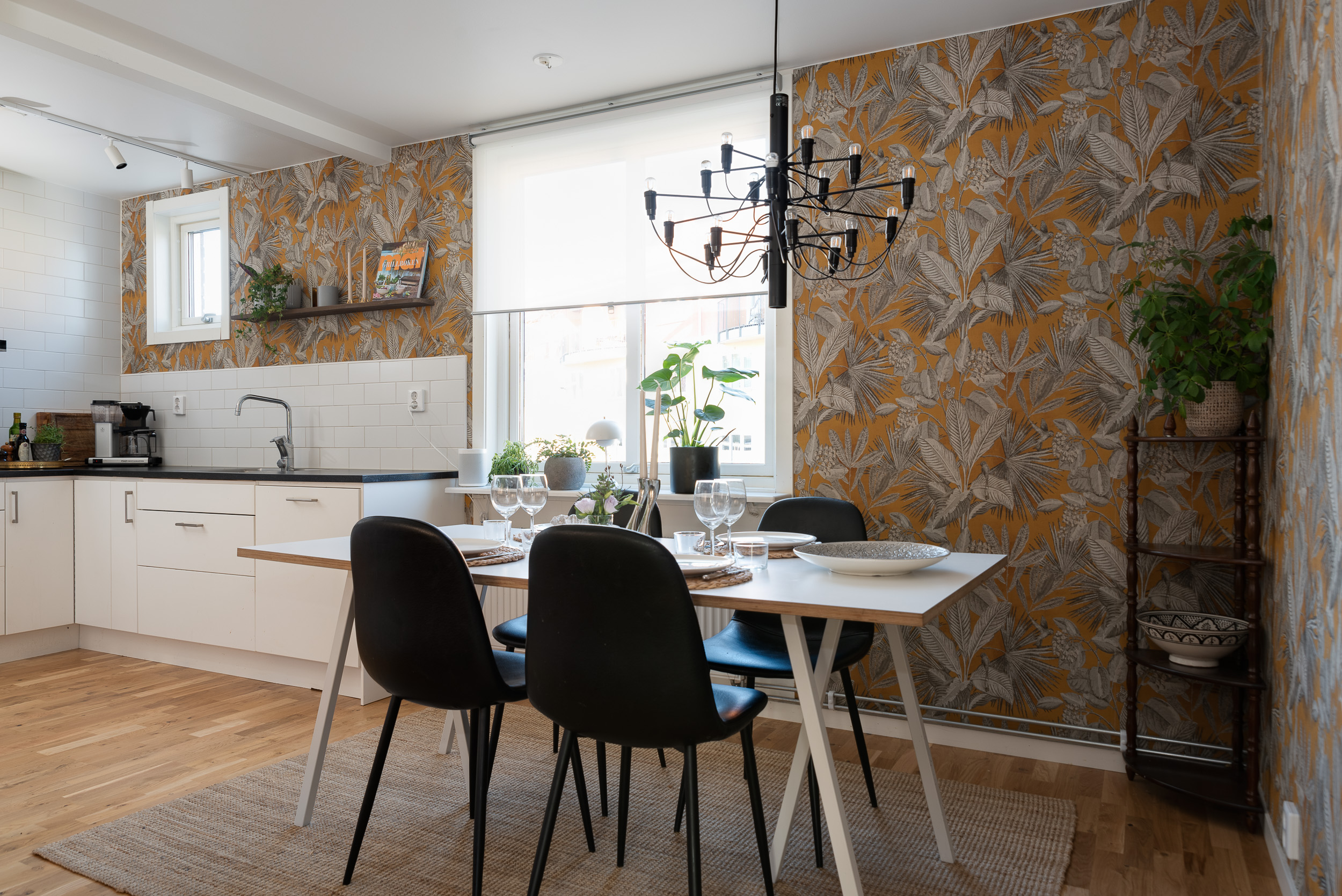 Bostadsbild från Apalbyvägen 6, Såld i Blåsbo, Västerås