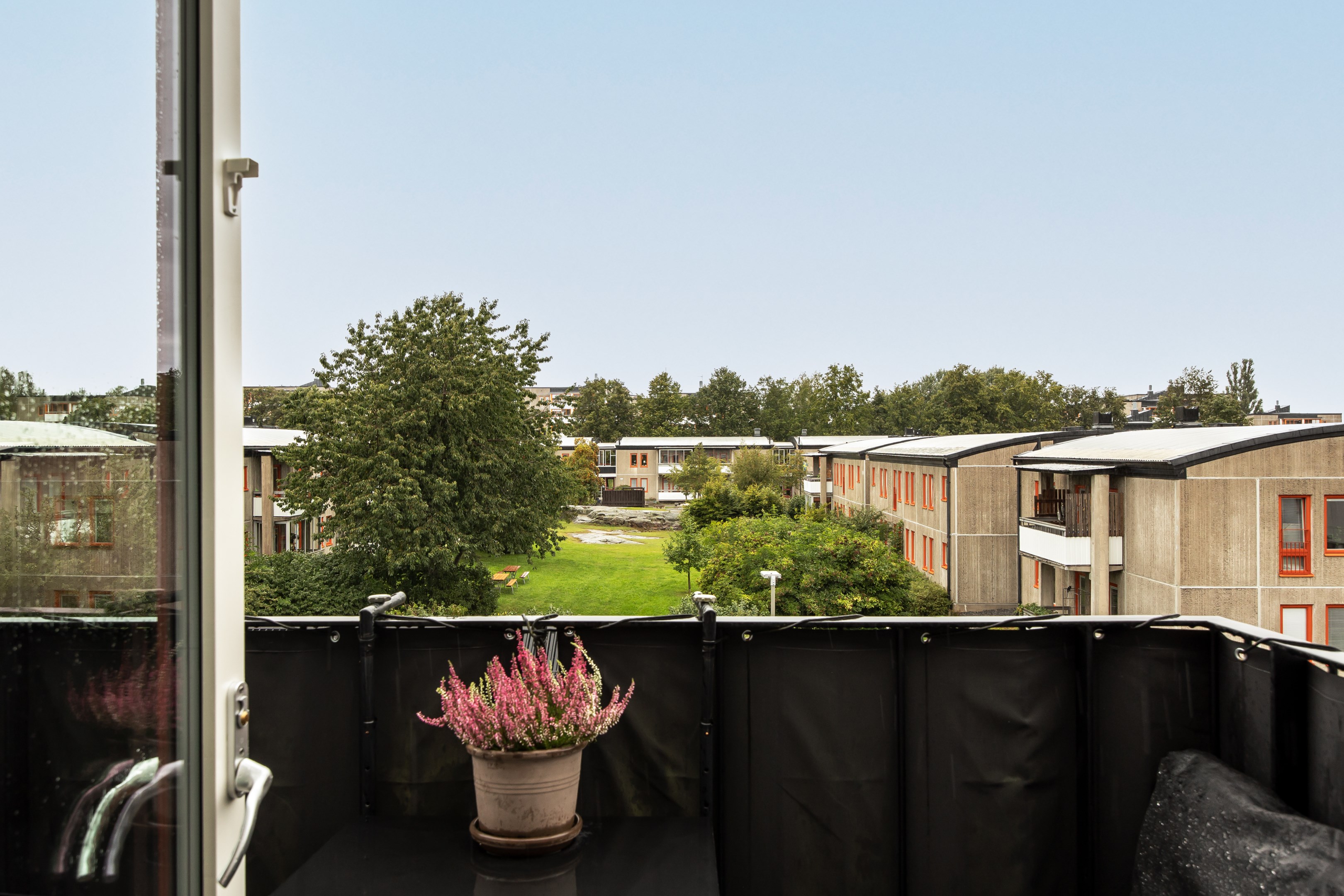 Bostadsbild från Ormingeringen 62A, Till salu i Västra Orminge, Nacka