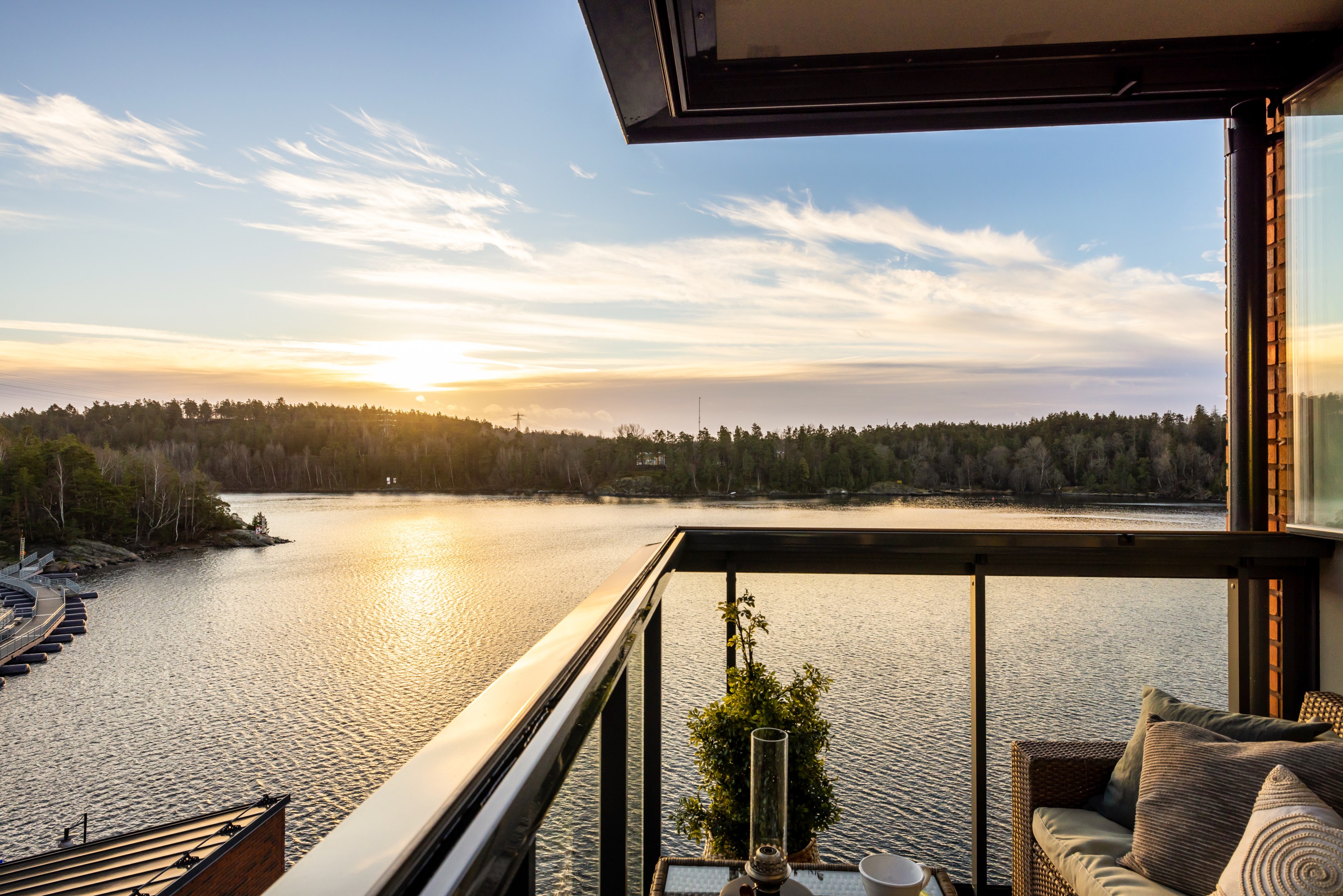 Bostadsbild från Tollare kaj 8, 6 tr, Såld i Tollare, Nacka