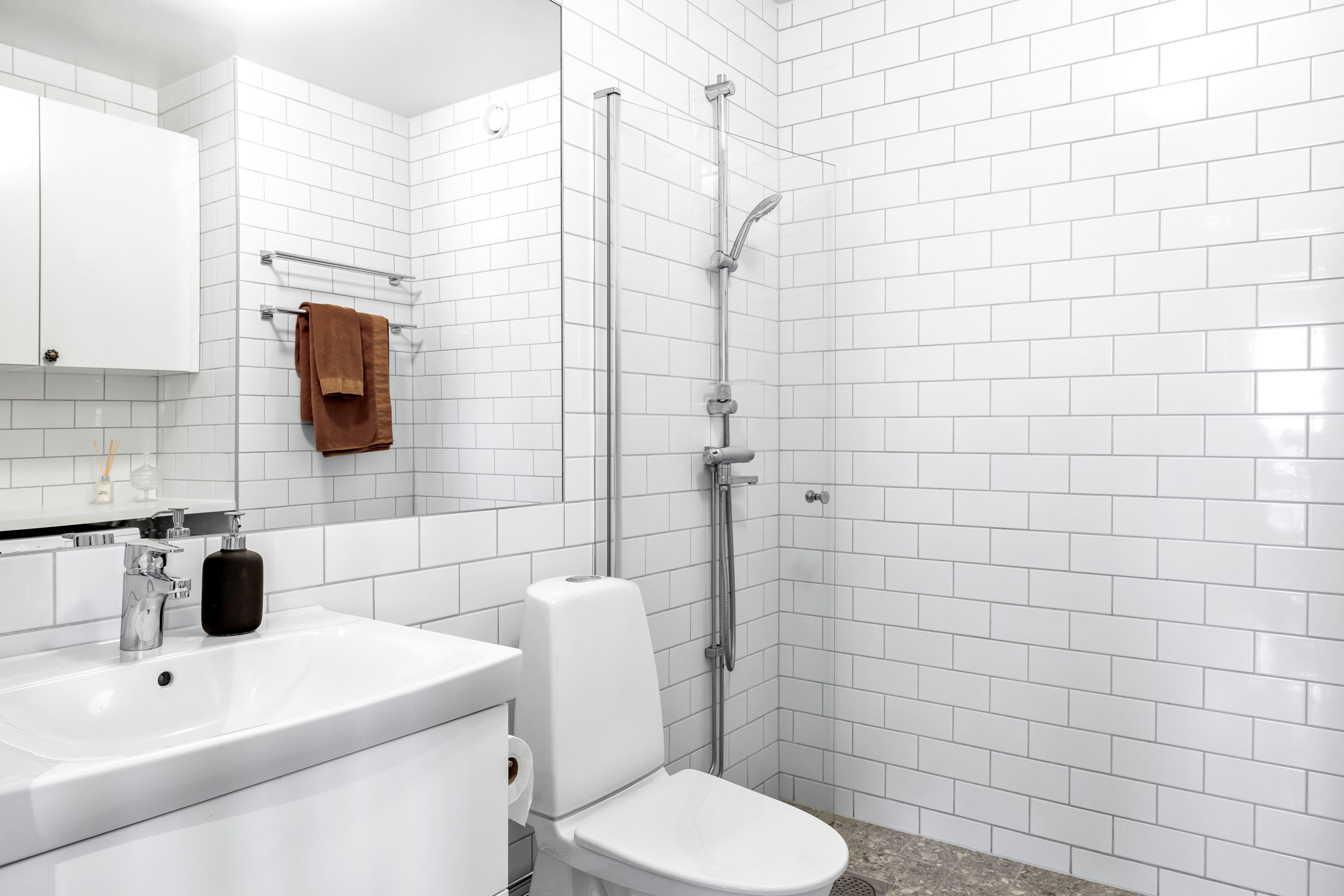 Bostadsbild från Svärdsliljegatan 2, Såld i Salabacke, Uppsala