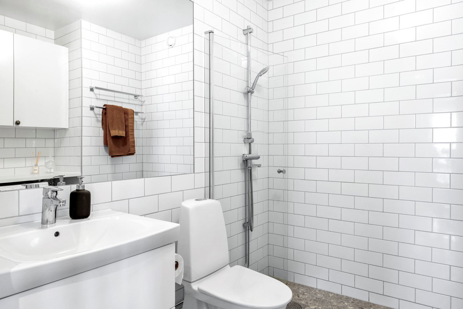 Bostadsbild från Svärdsliljegatan 2, Såld i Salabacke, Uppsala