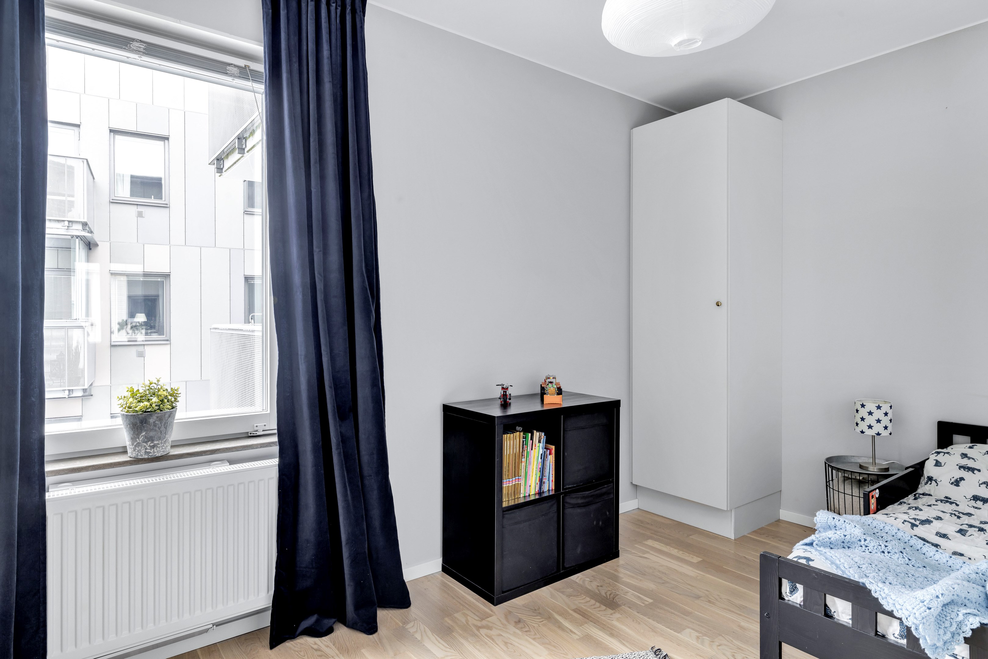 Bostadsbild från Svärdsliljegatan 2, Såld i Salabacke, Uppsala