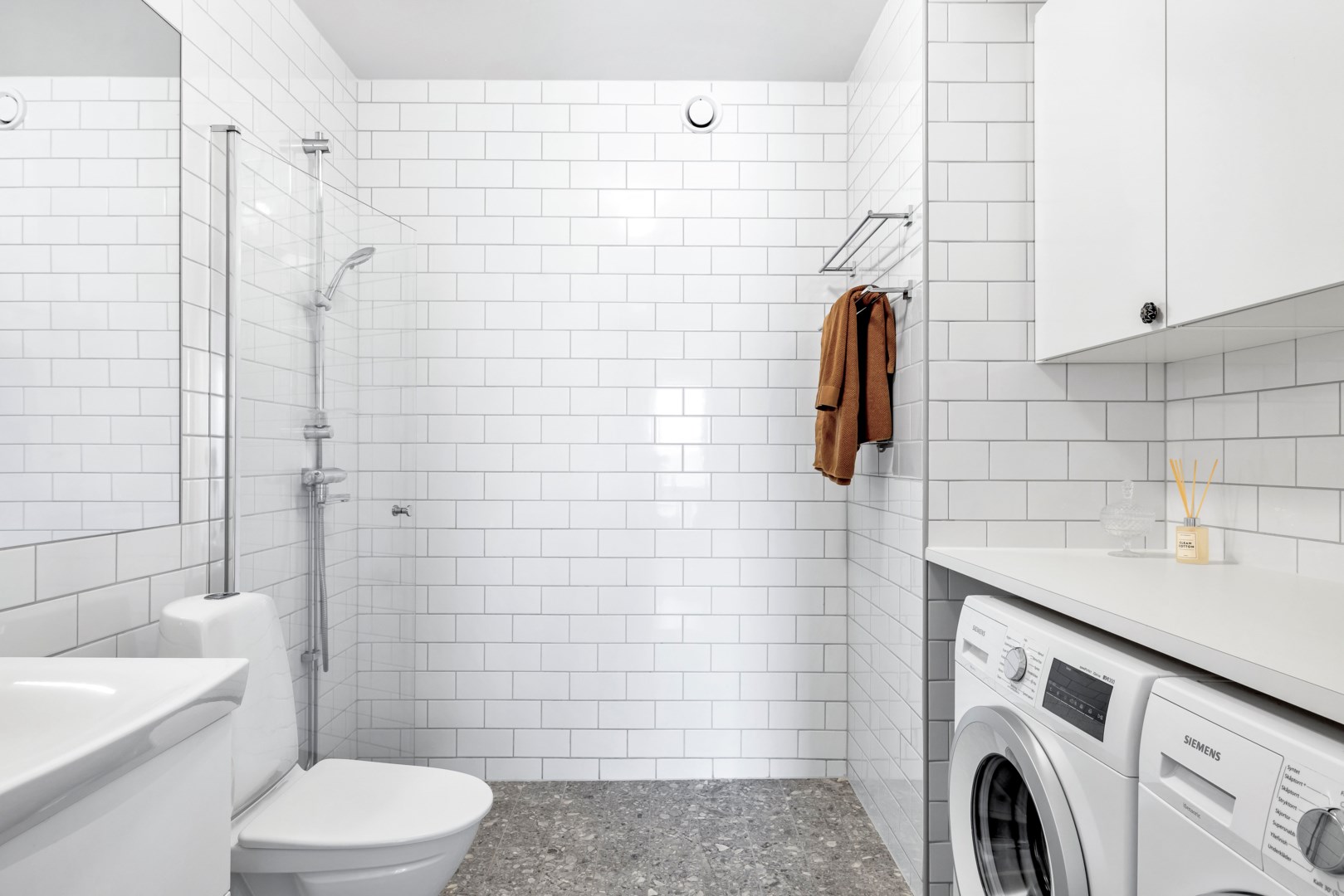 Bostadsbild från Svärdsliljegatan 2, Såld i Salabacke, Uppsala