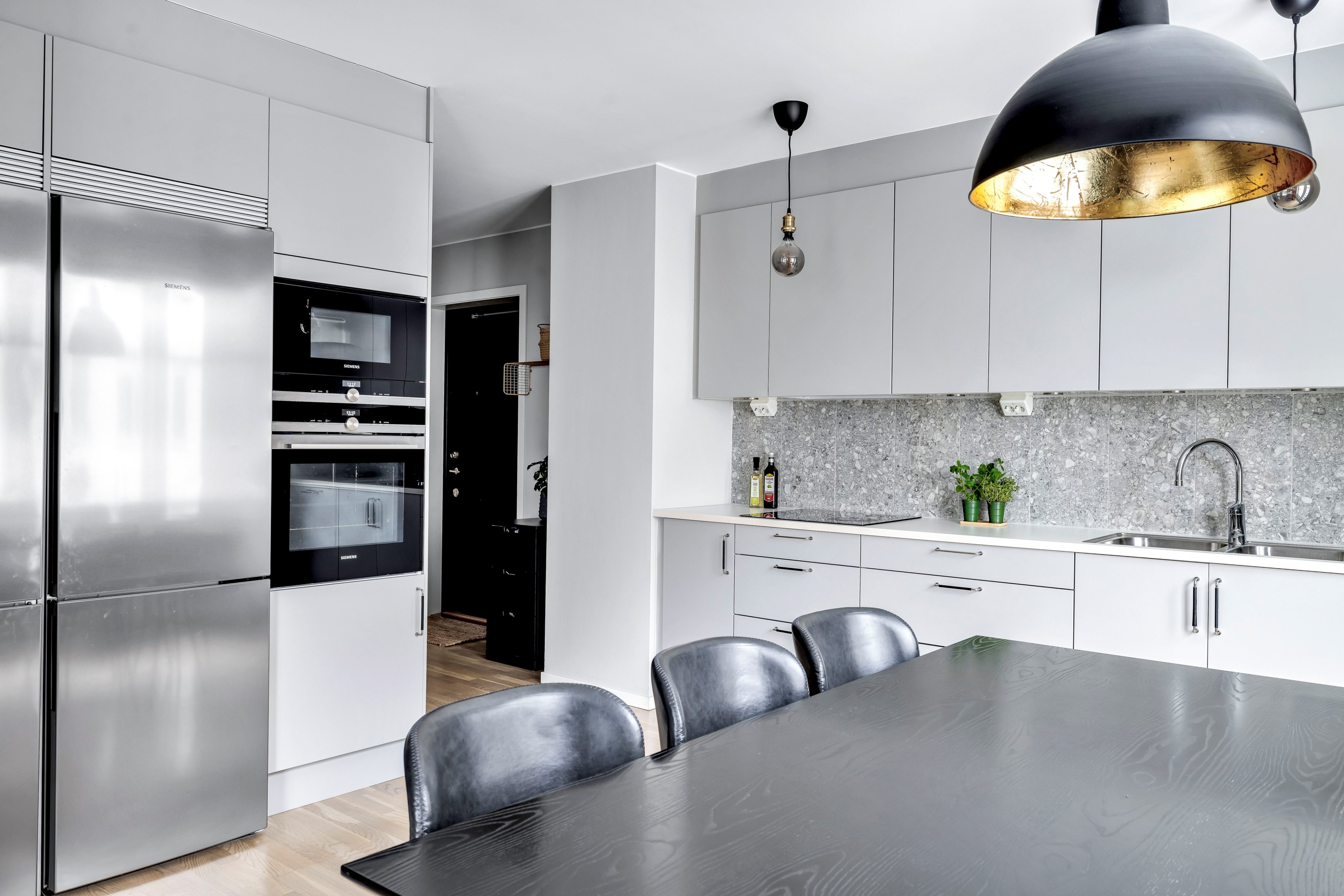 Bostadsbild från Svärdsliljegatan 2, Såld i Salabacke, Uppsala