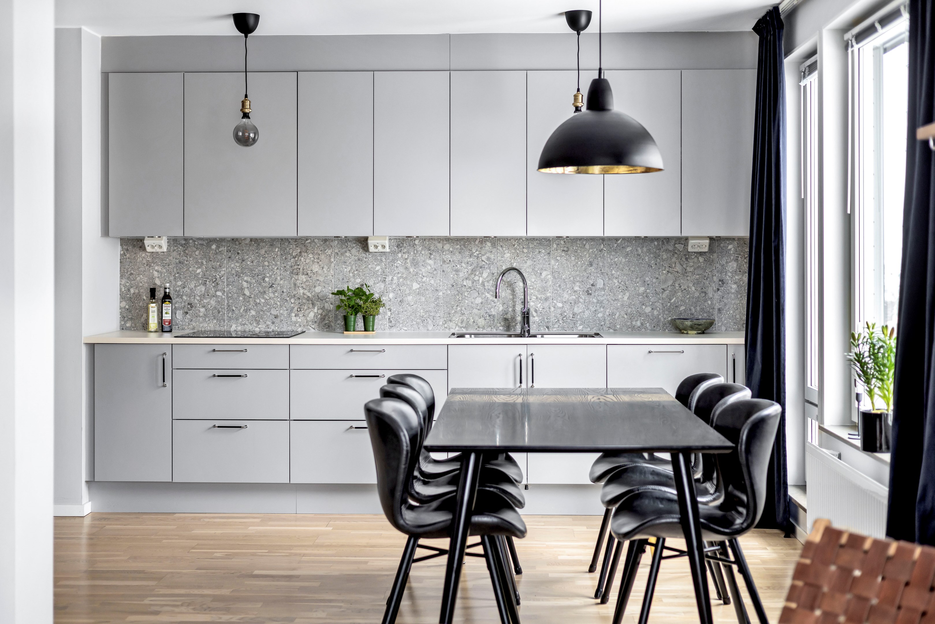 Bostadsbild från Svärdsliljegatan 2, Såld i Salabacke, Uppsala