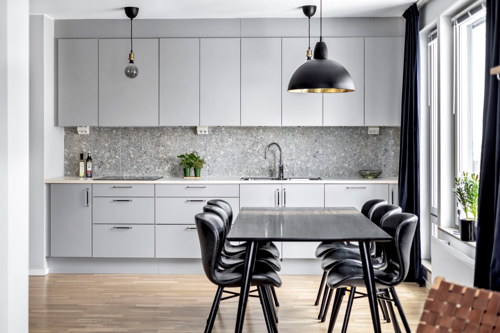 Bostadsbild från Svärdsliljegatan 2, Såld i Salabacke, Uppsala