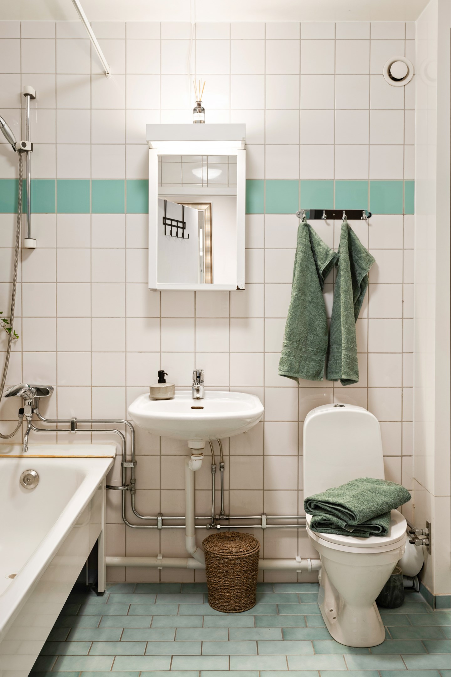 Bostadsbild från Ornövägen 12, Såld i Västra Orminge, Nacka