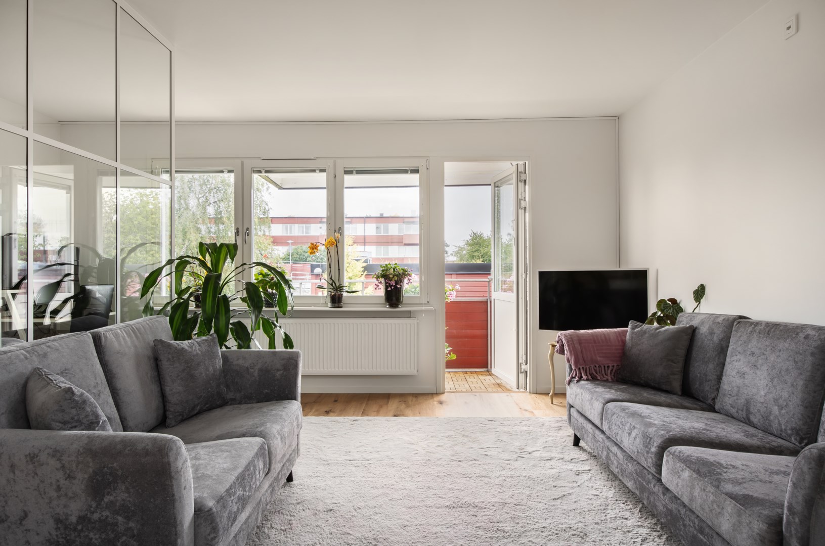 Bostadsbild från Ljuskärrsvägen 111, Såld i Ljuskärrsberget - Saltsjöbaden, Nacka