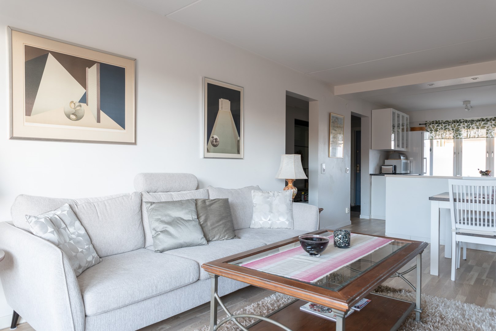 Bostadsbild från Vildrosgatan 31, Såld i Önsta Gryta, Västerås