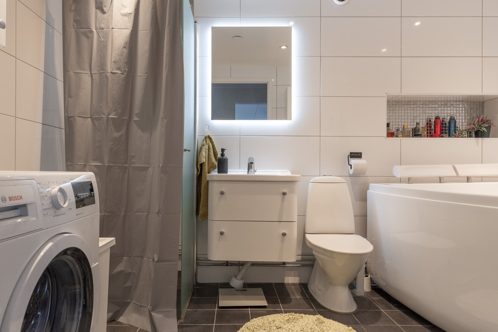 Bostadsbild från Vildrosgatan 31, Såld i Önsta Gryta, Västerås