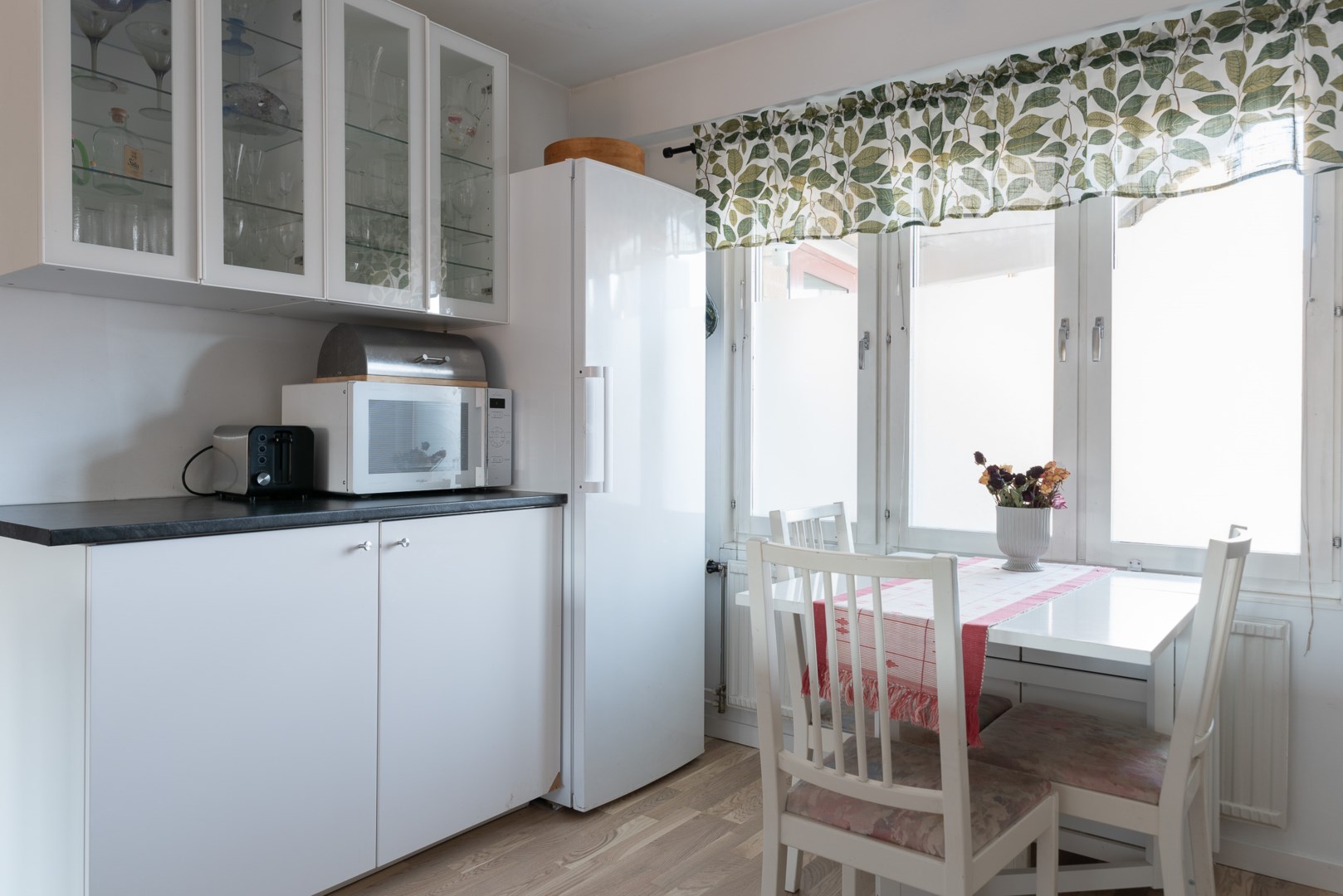 Bostadsbild från Vildrosgatan 31, Såld i Önsta Gryta, Västerås