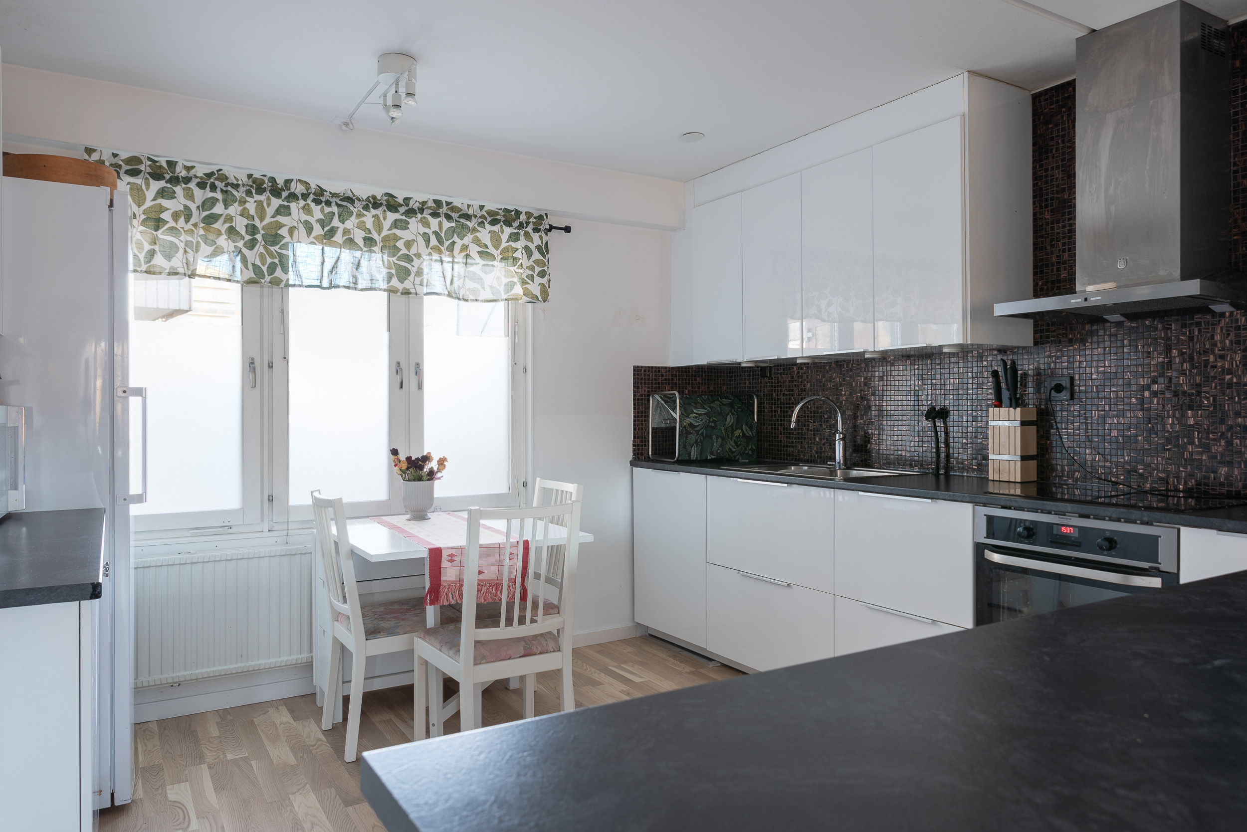 Bostadsbild från Vildrosgatan 31, Såld i Önsta Gryta, Västerås