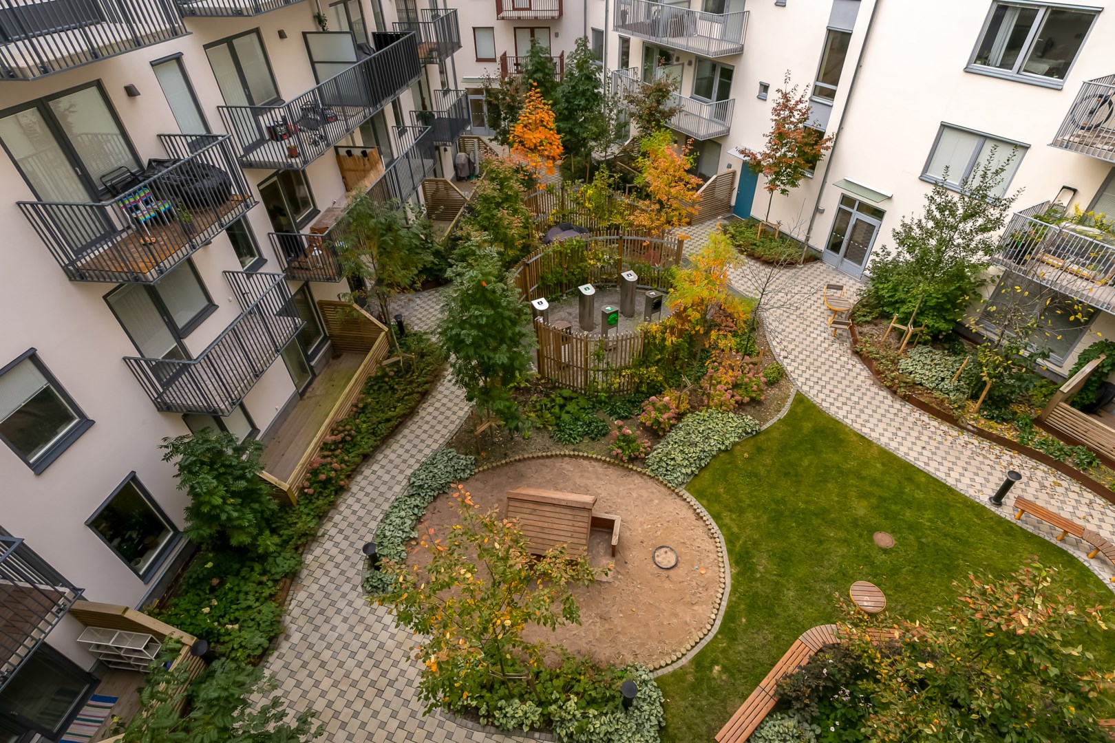 Bostadsbild från Nackabacken 15, Till salu i Nacka Centrum, Nacka