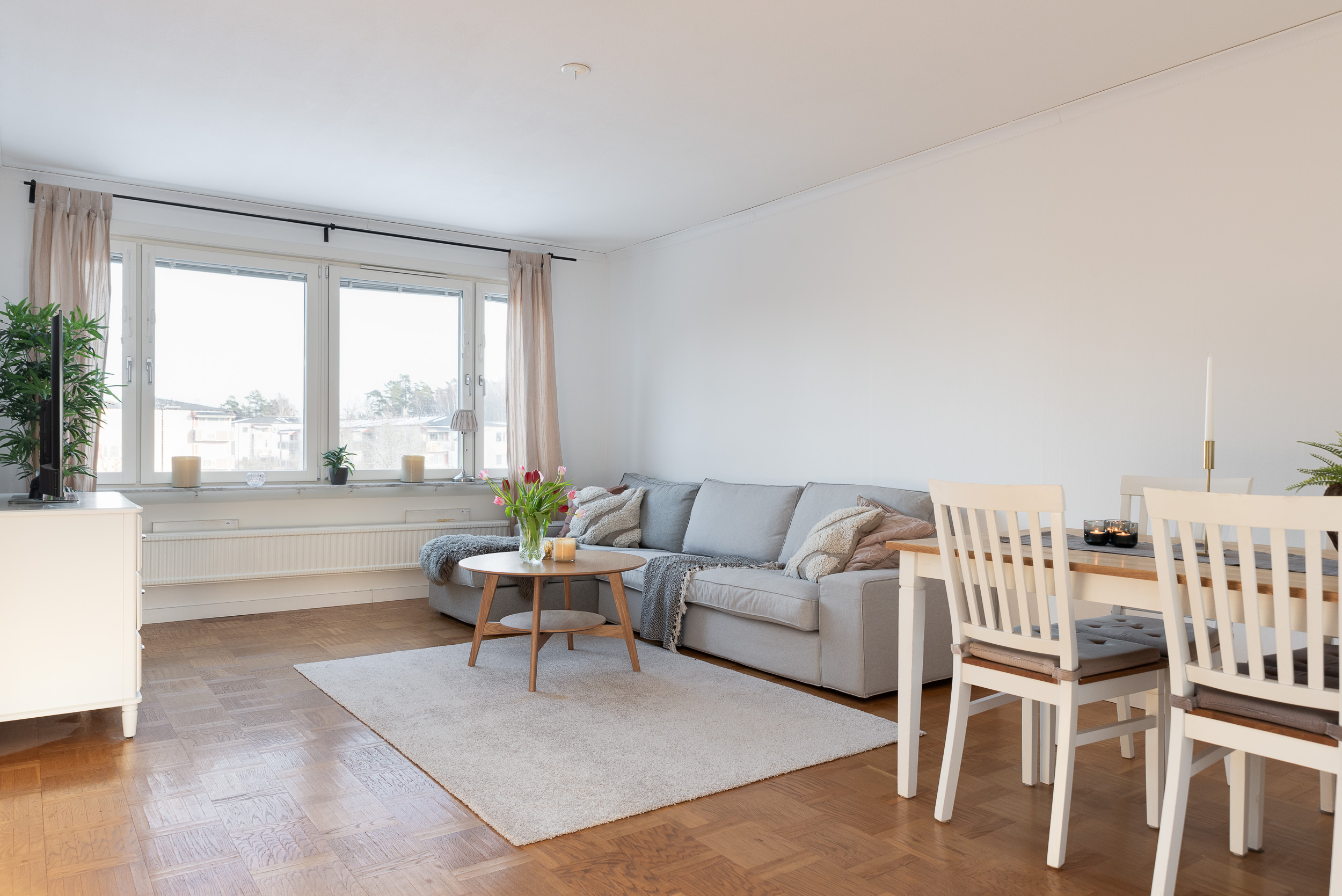 Bostadsbild från Kungsfågelgatan 77, Till salu i Råby, Västerås