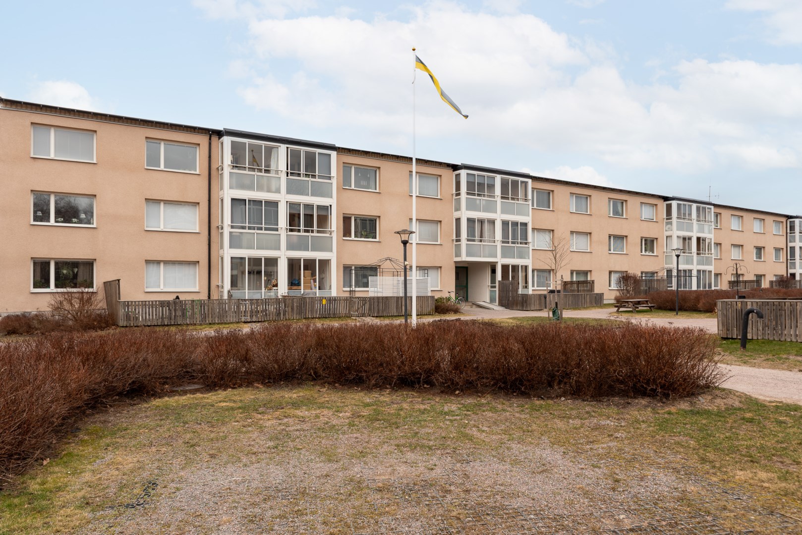 Bostadsbild från Benvägen 18, Såld i Bjurhovda, Västerås