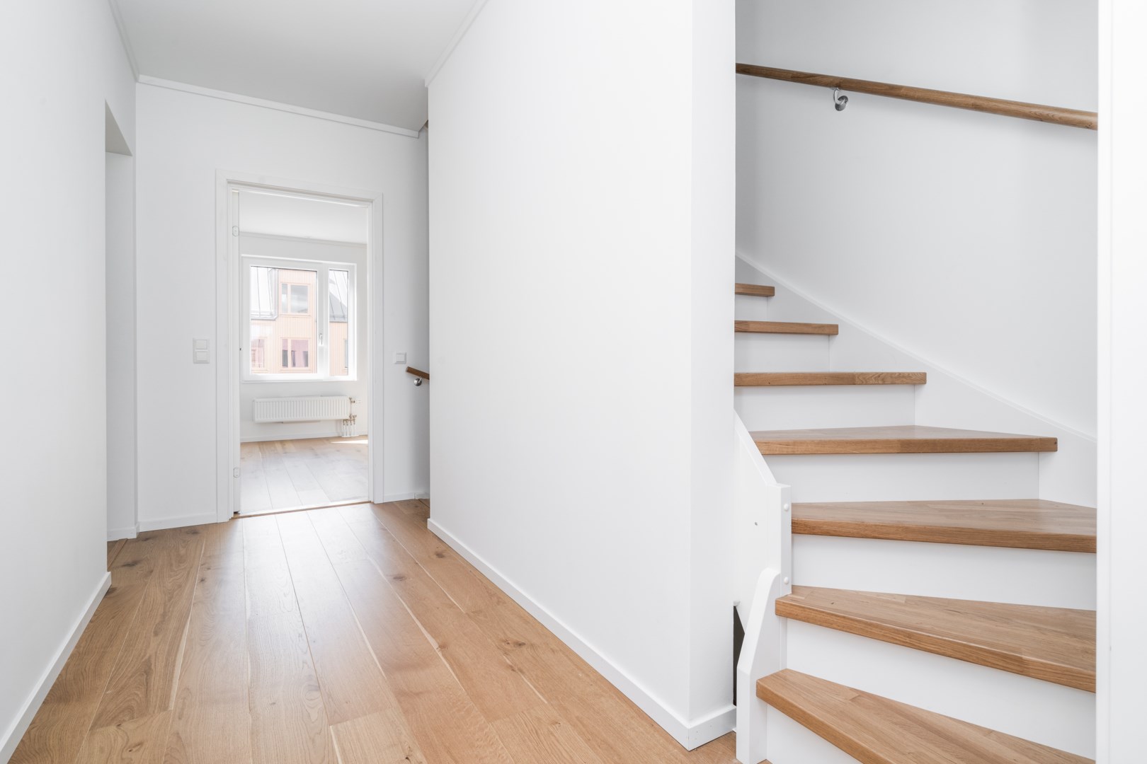 Bostadsbild från Idunslingan 12, Till salu i Skälby, Järfälla