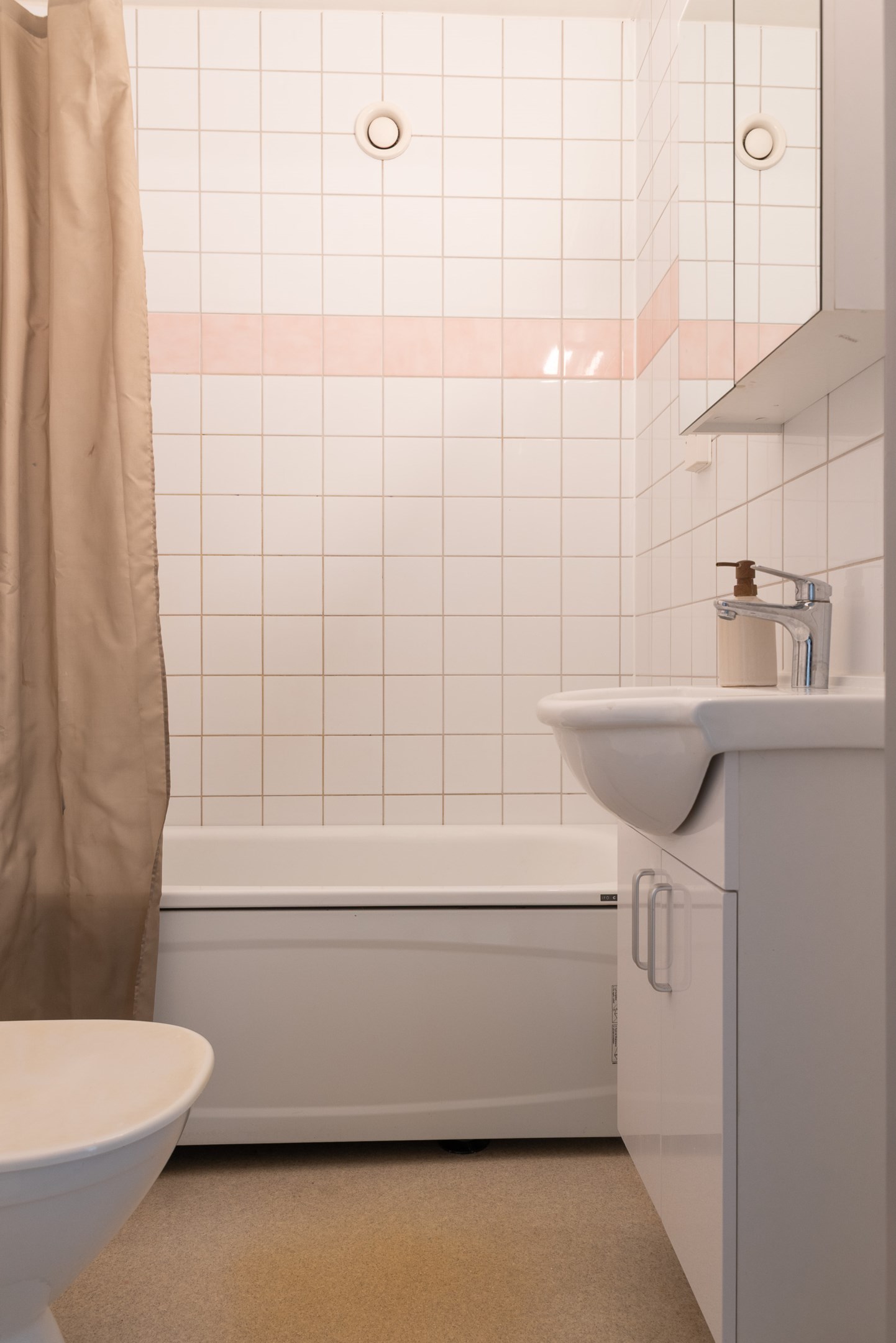 Bostadsbild från Narvavägen 67, Till salu i Krumeluren, Västerås