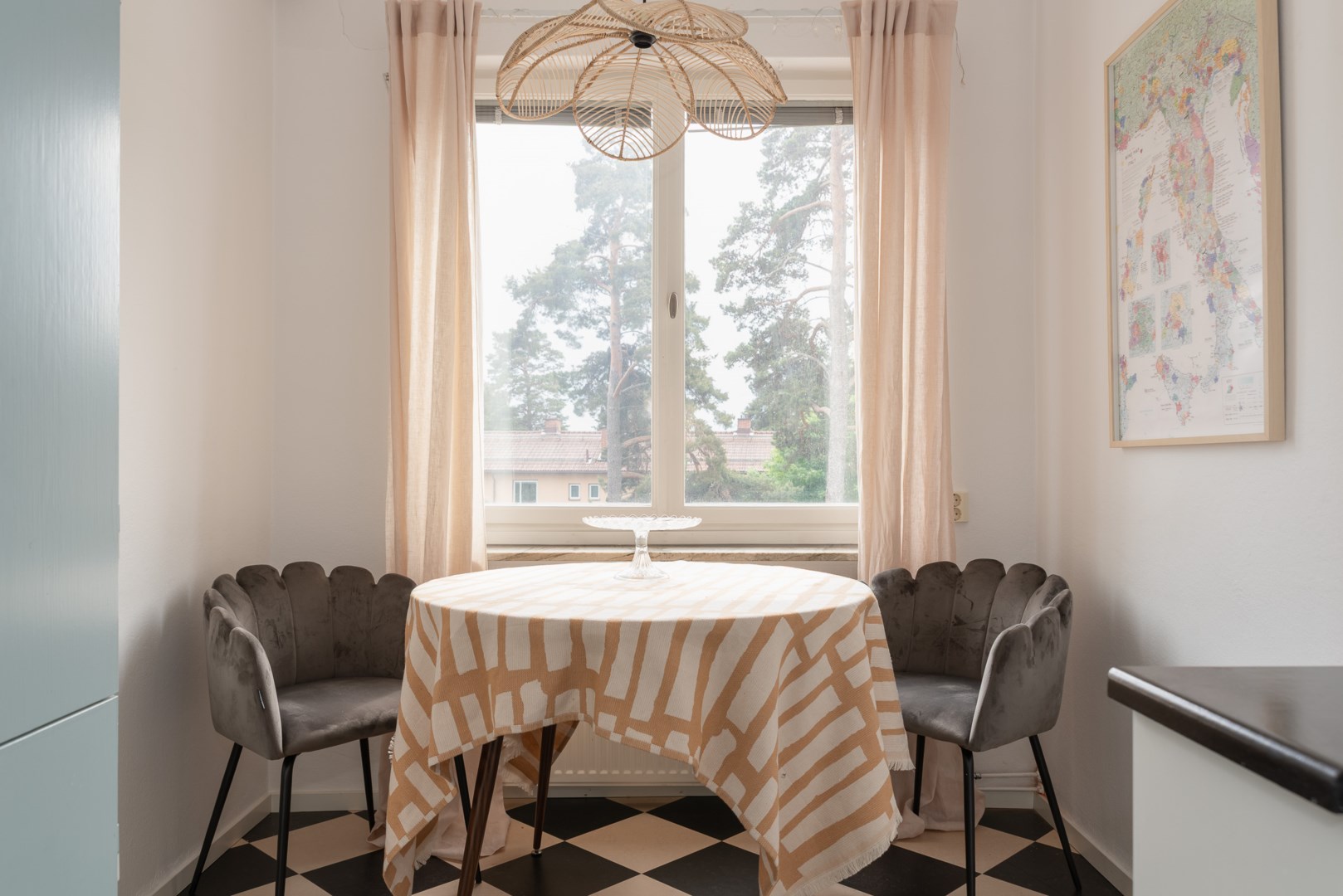 Bostadsbild från Narvavägen 67, Till salu i Krumeluren, Västerås