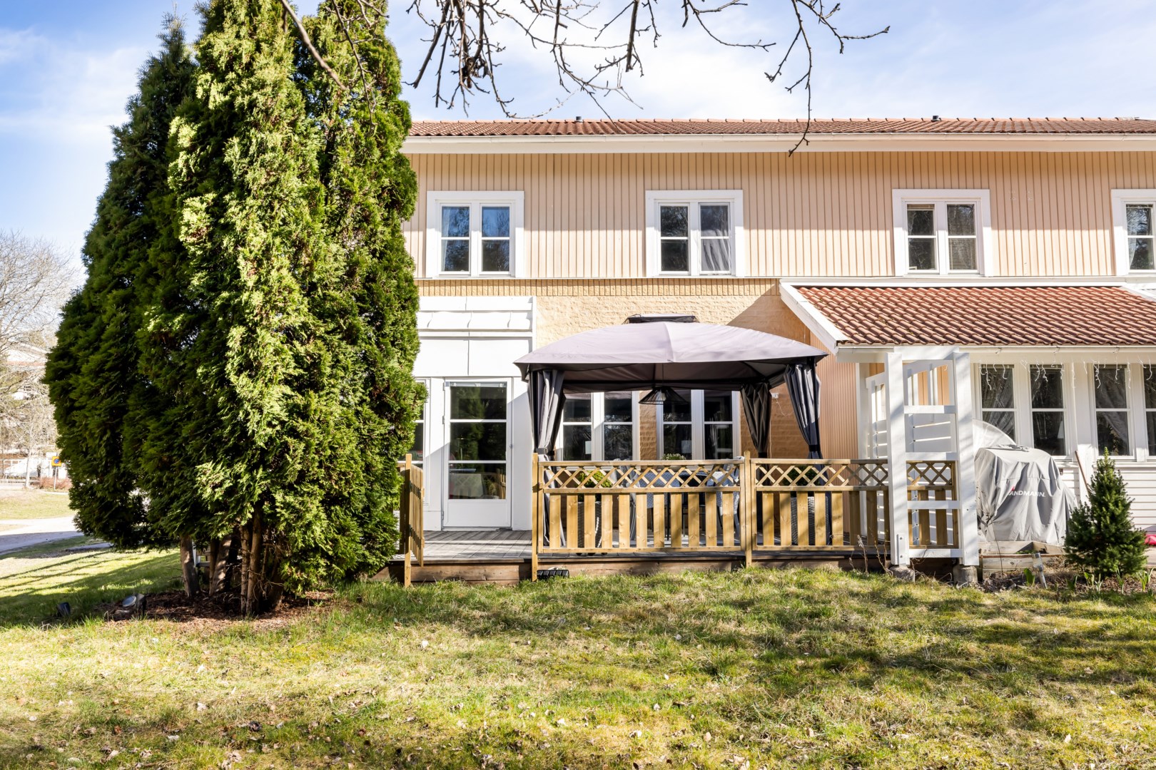 Bostadsbild från Dalaresan 46, Såld i Sävja, Uppsala