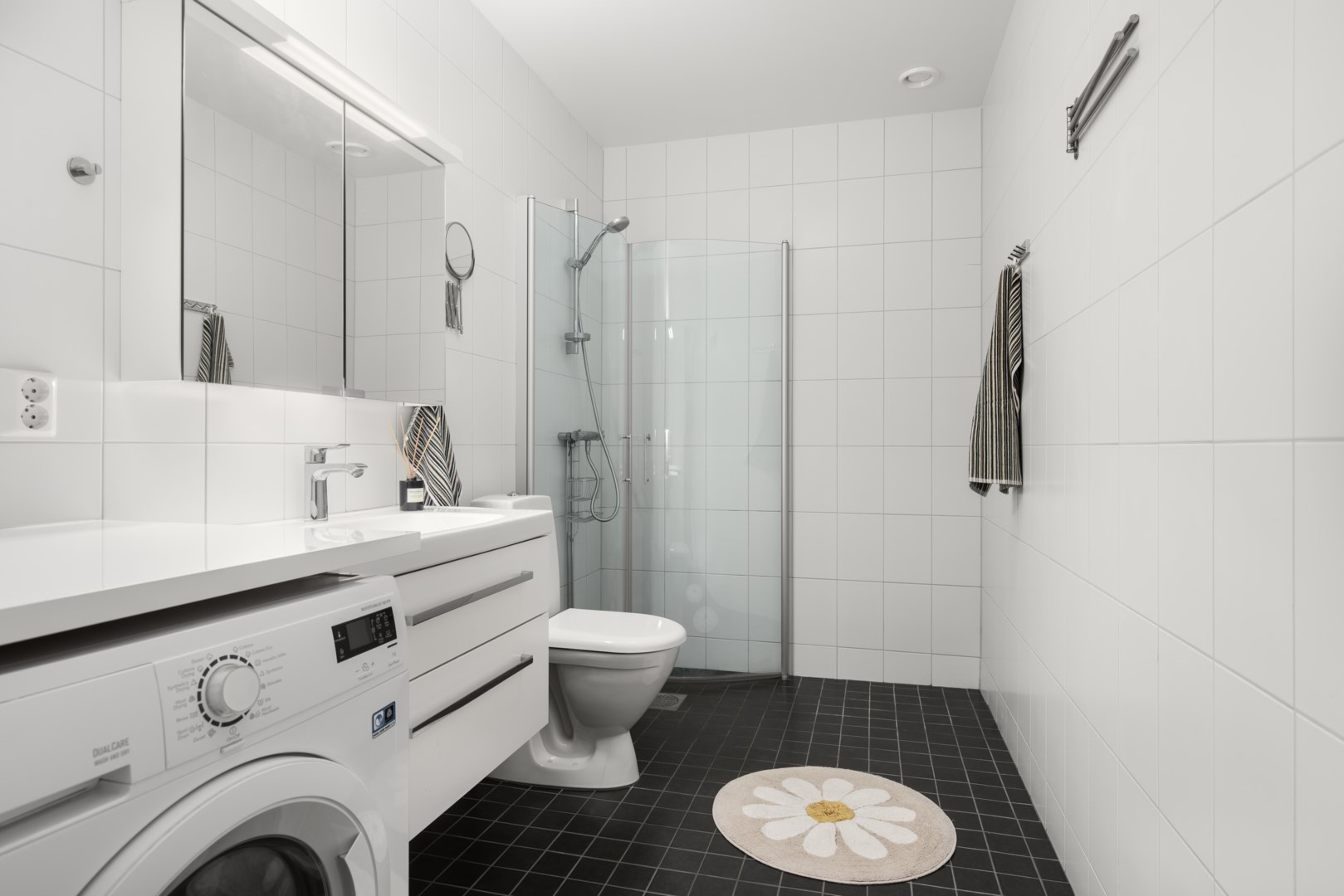 Bostadsbild från Hedenströms väg 13, 2tr, Såld i Tollare, Nacka