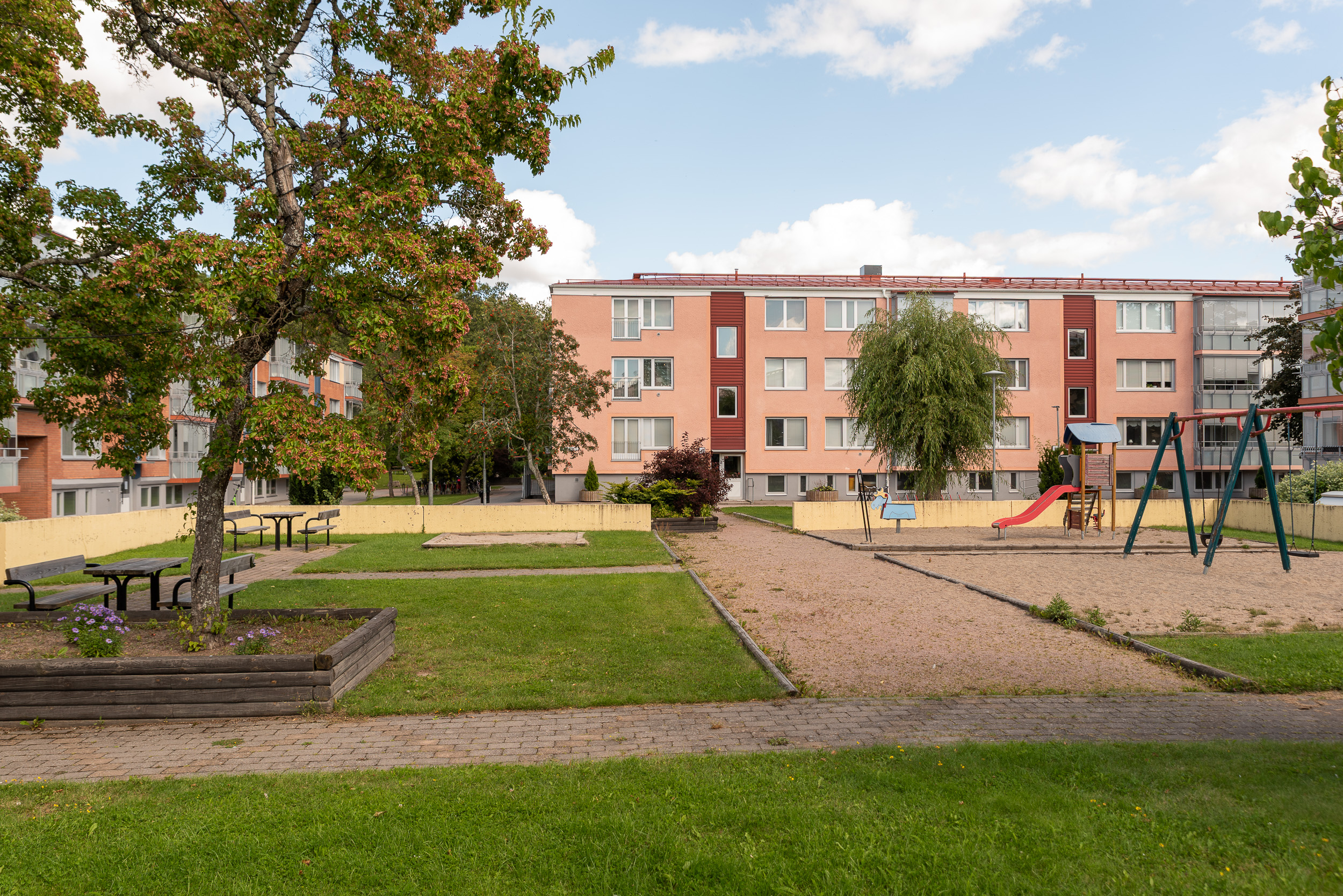 Bostadsbild från Bofinksvägen 37, Till salu i Råby, Västerås