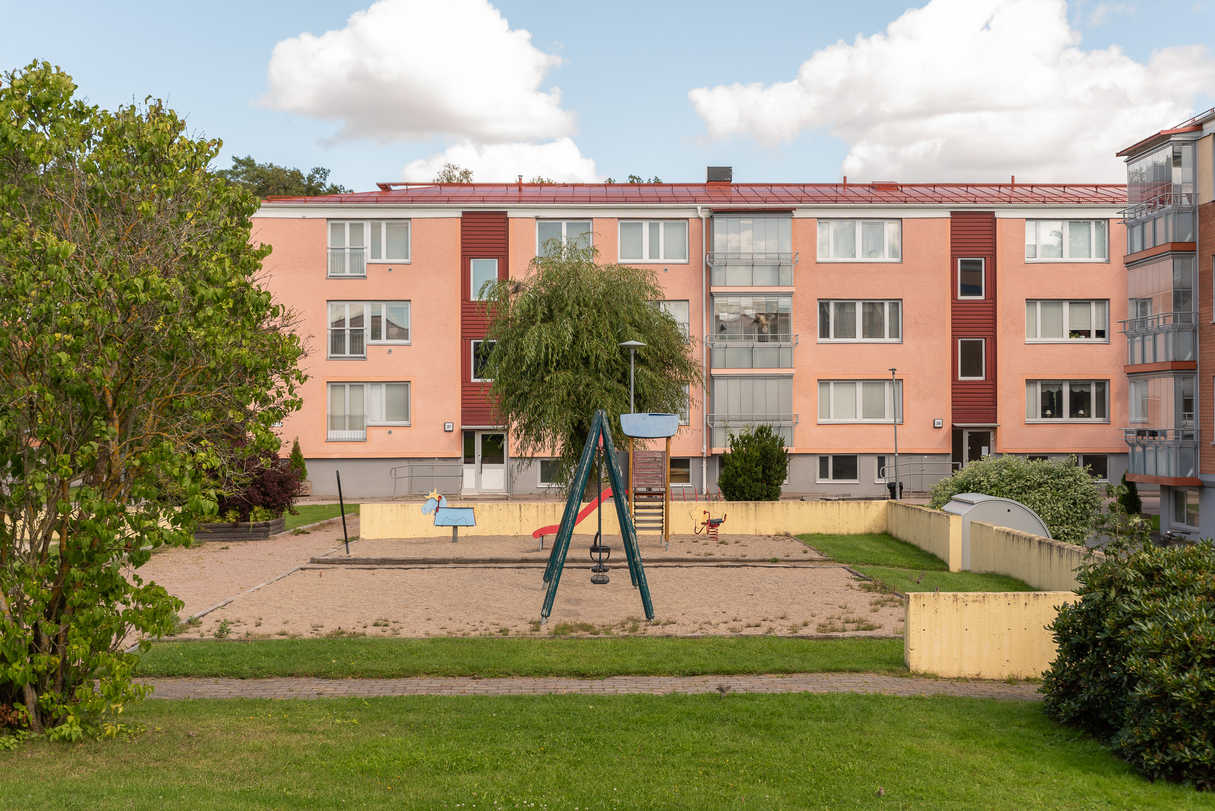 Bostadsbild från Bofinksvägen 37, Till salu i Råby, Västerås