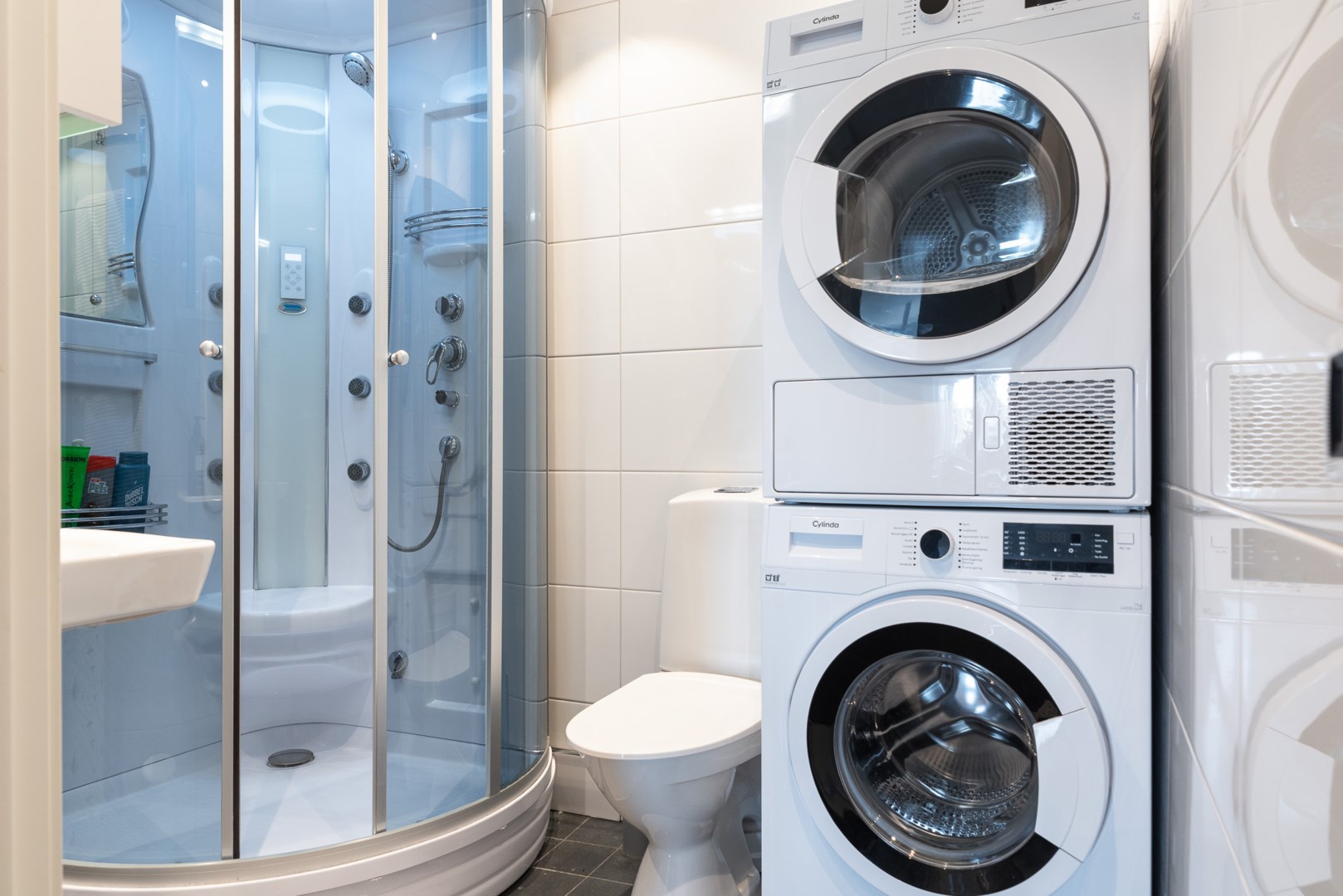 Bostadsbild från Släggkastargatan 5, Såld i Rönnby, Västerås