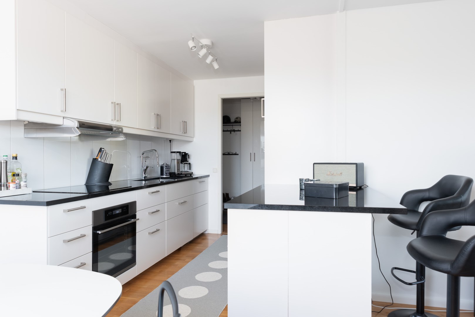 Bostadsbild från Släggkastargatan 5, Såld i Rönnby, Västerås