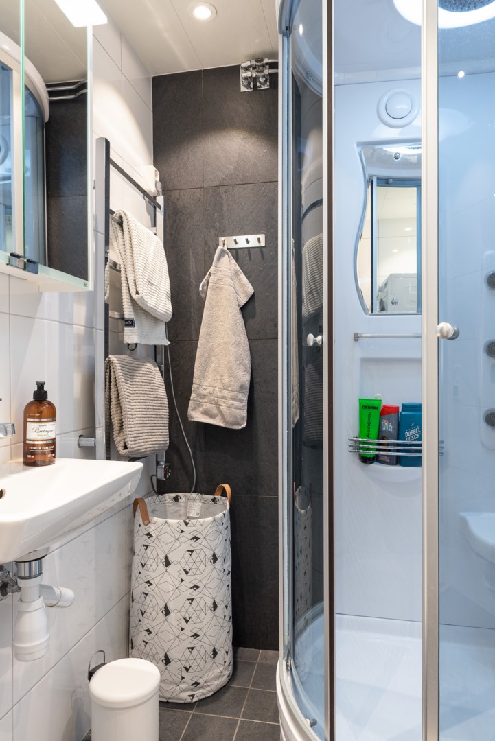 Bostadsbild från Släggkastargatan 5, Såld i Rönnby, Västerås