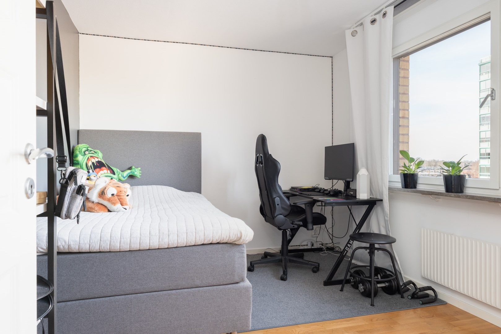 Bostadsbild från Släggkastargatan 5, Såld i Rönnby, Västerås