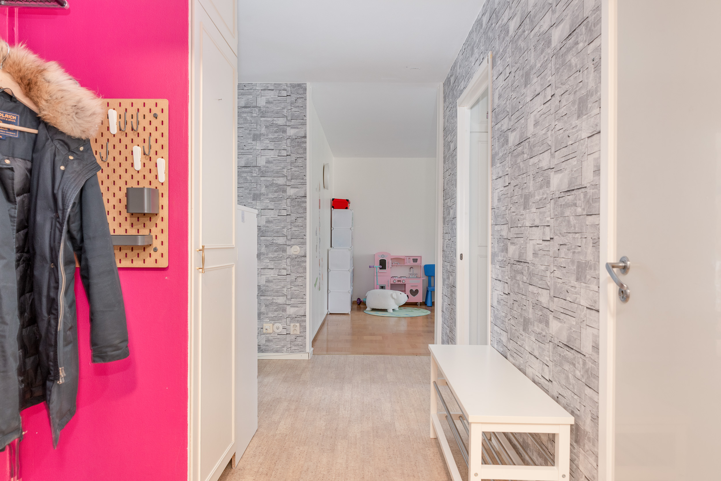 Bostadsbild från Ringduvegatan 141, Såld i Råby, Västerås