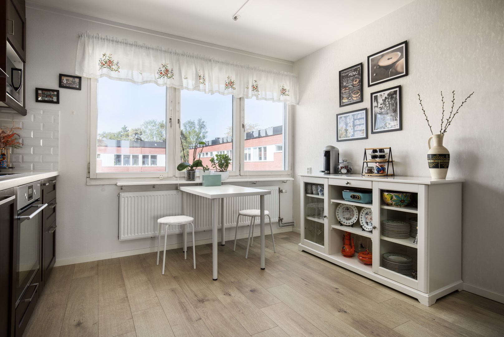 Bostadsbild från Ljuskärrsvägen 64, Såld i Ljuskärrsberget - Saltsjöbaden, Nacka