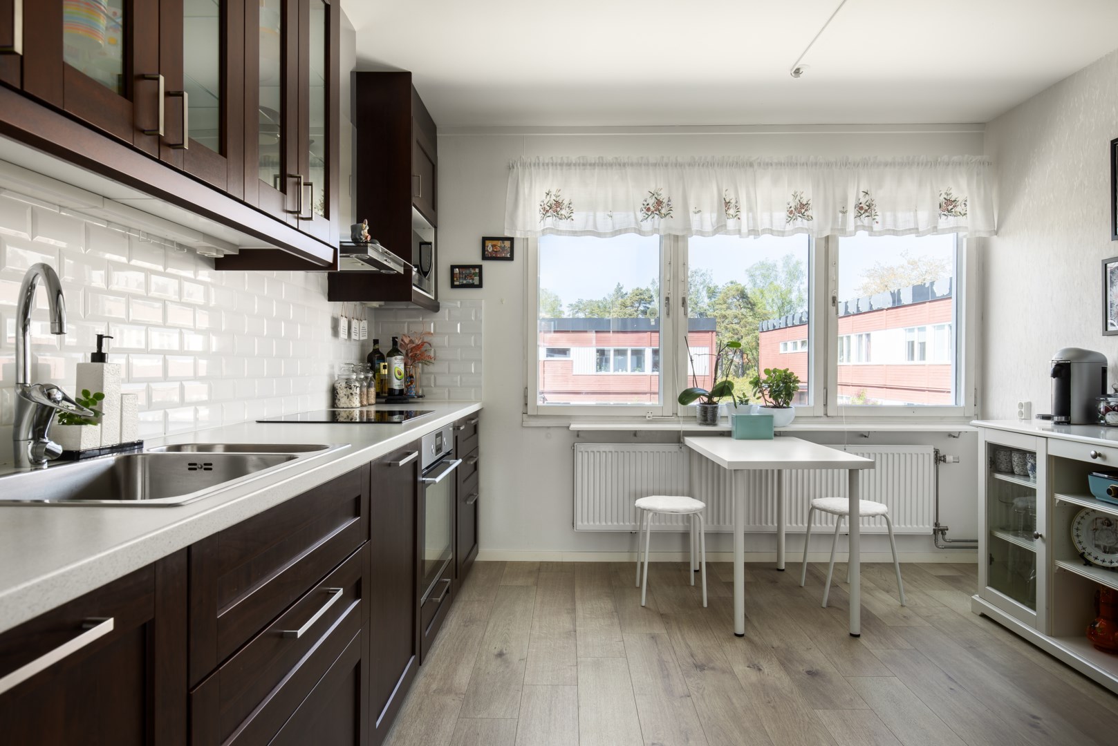 Bostadsbild från Ljuskärrsvägen 64, Såld i Ljuskärrsberget - Saltsjöbaden, Nacka