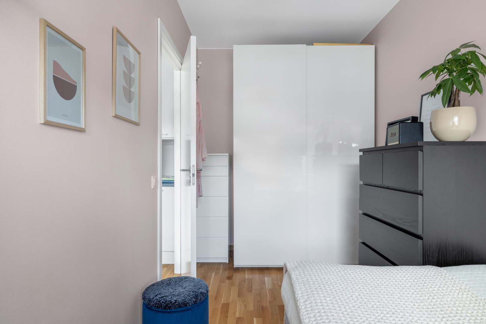 Bostadsbild från Portalgatan 99, Såld i Kapellgärdet, Uppsala