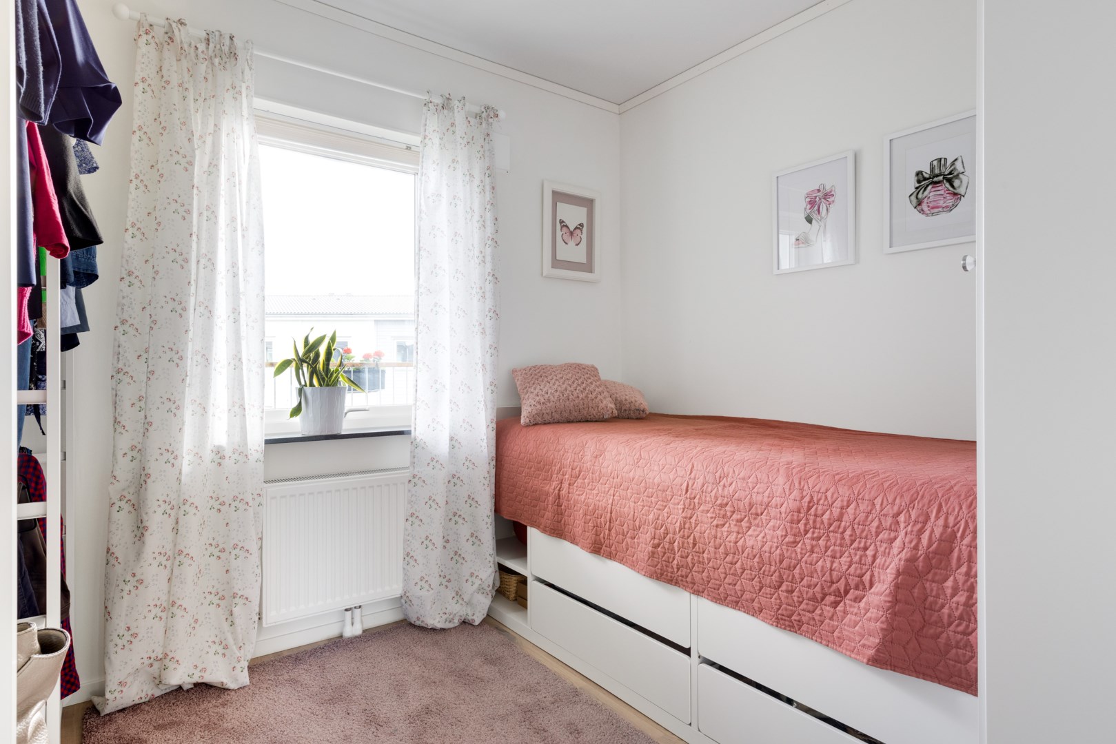 Bostadsbild från Plugghakevägen 17, Såld i Gunsta, Uppsala